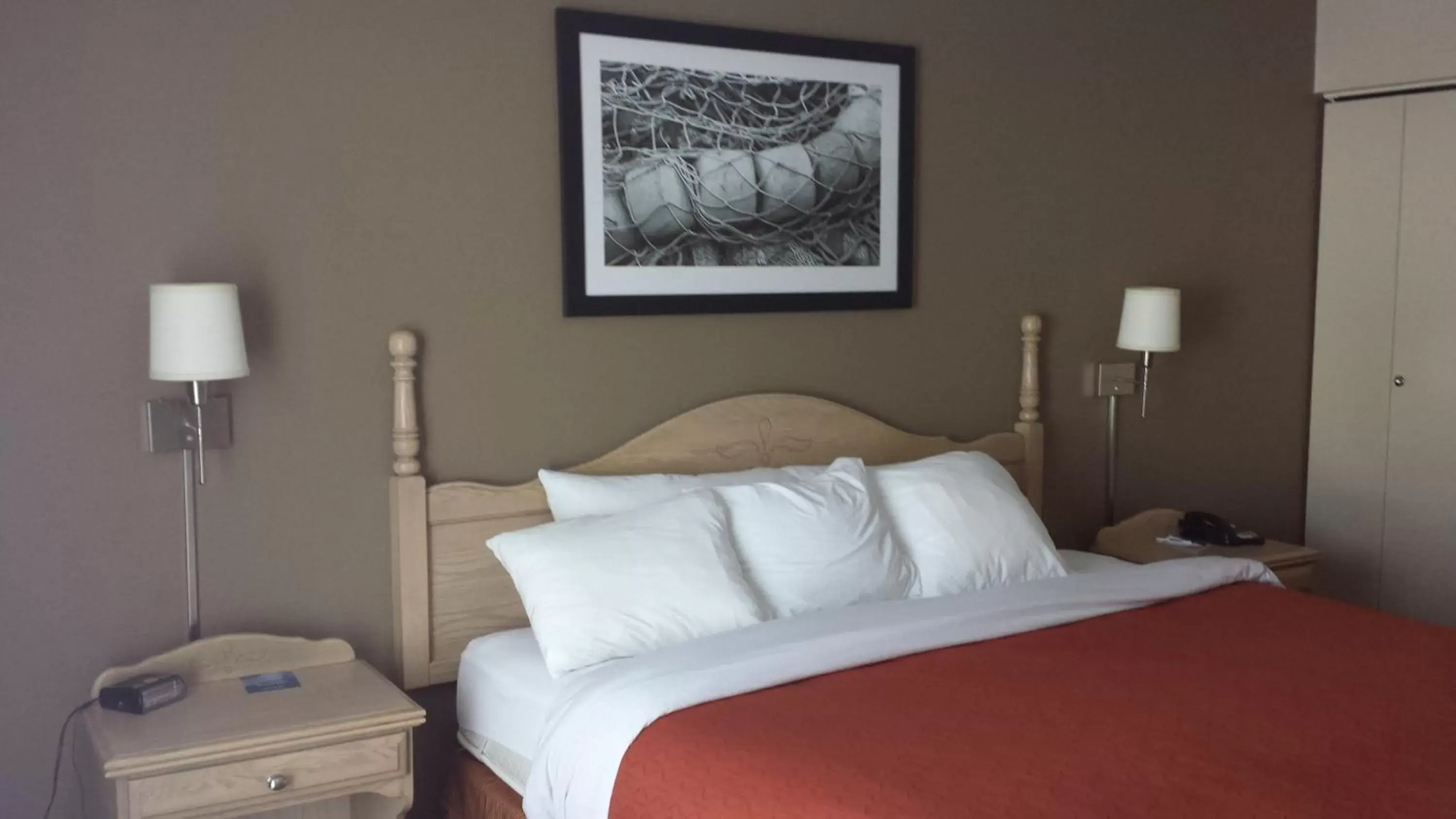 King Room - Non-Smoking in Travelodge Suites by Wyndham Saint John King Room - Non-Smoking in Travelodge Suites by Wyndham Saint John