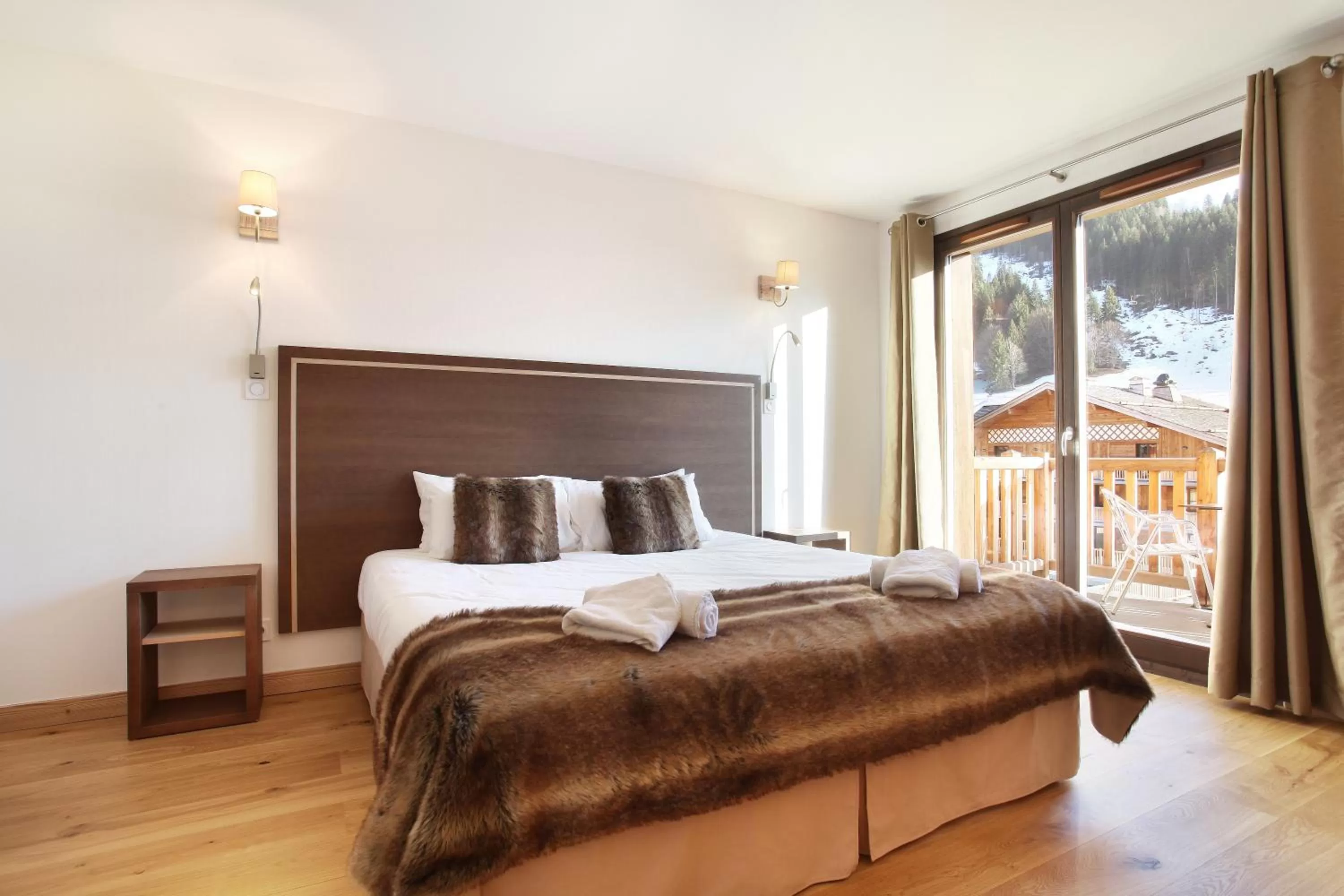 Bedroom, Bed in Hôtel et Spa Le Chamois by Odalys