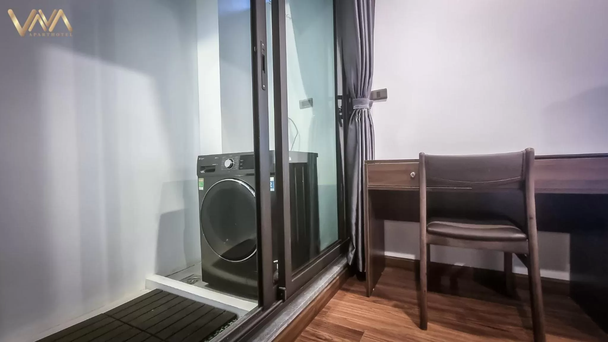 washing machine in VNAHOMES APARTHOTEL