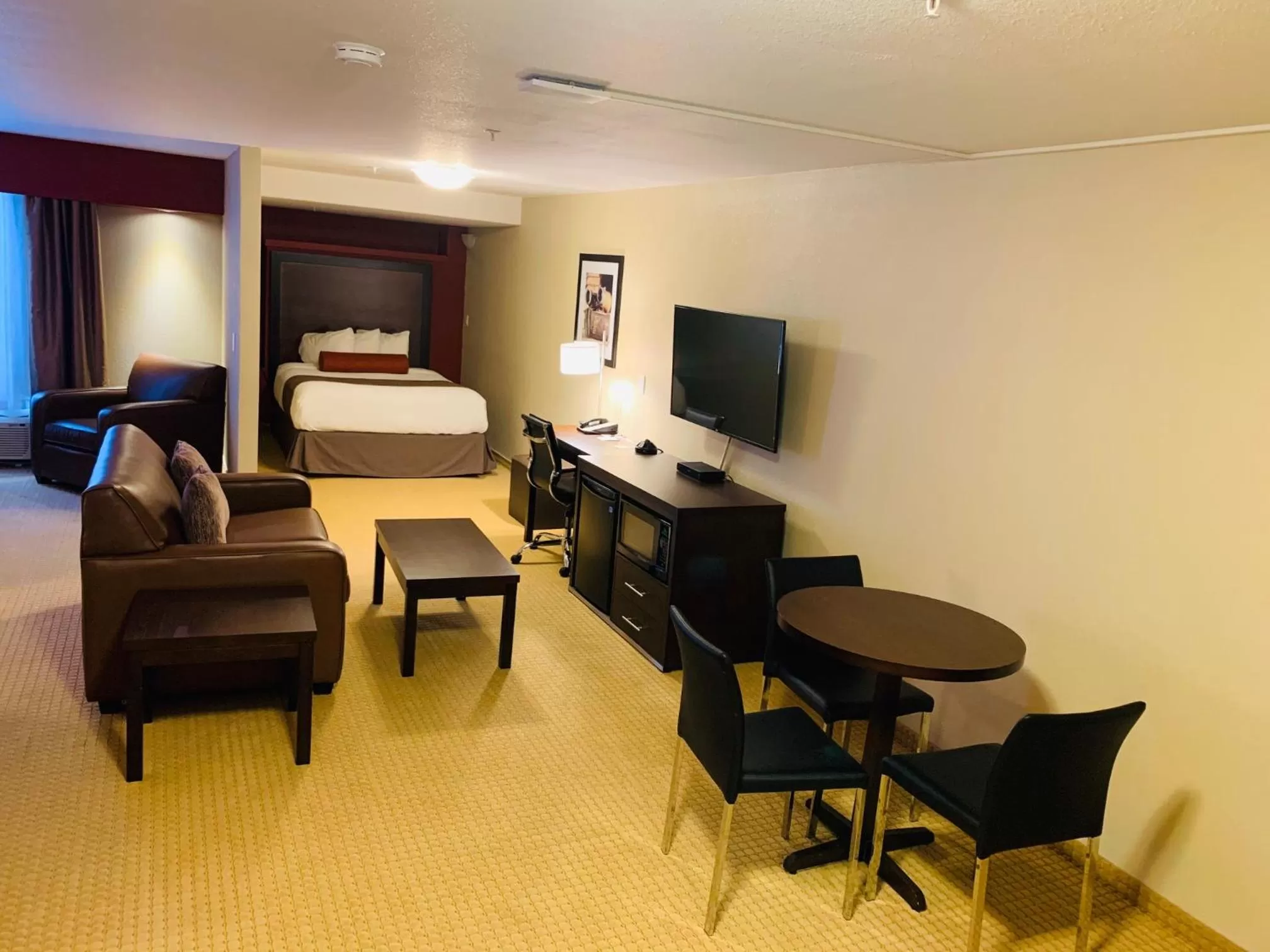 Living room in The Kanata Inns Invermere