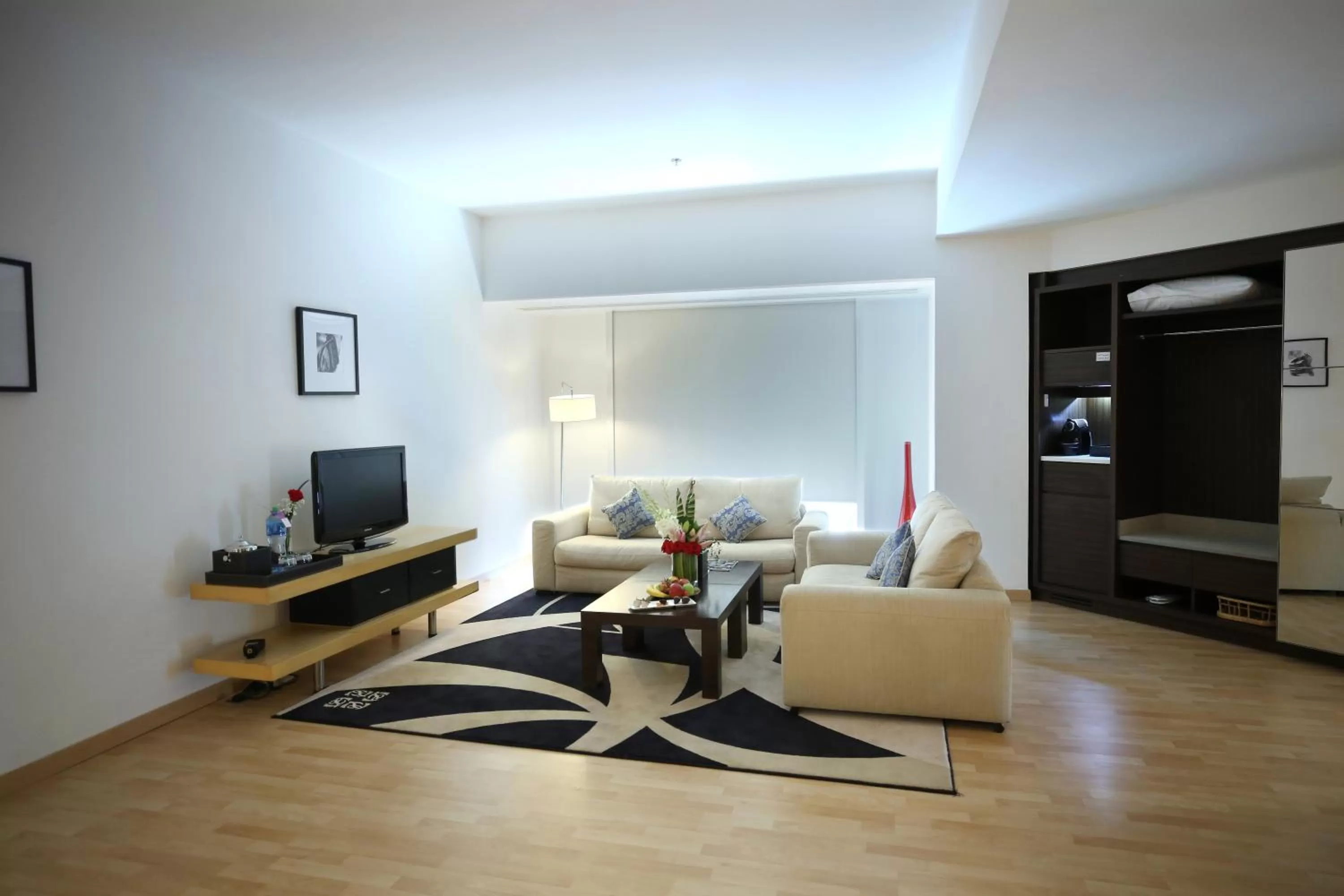 TV and multimedia in Asdal Boutique Hotel Seef