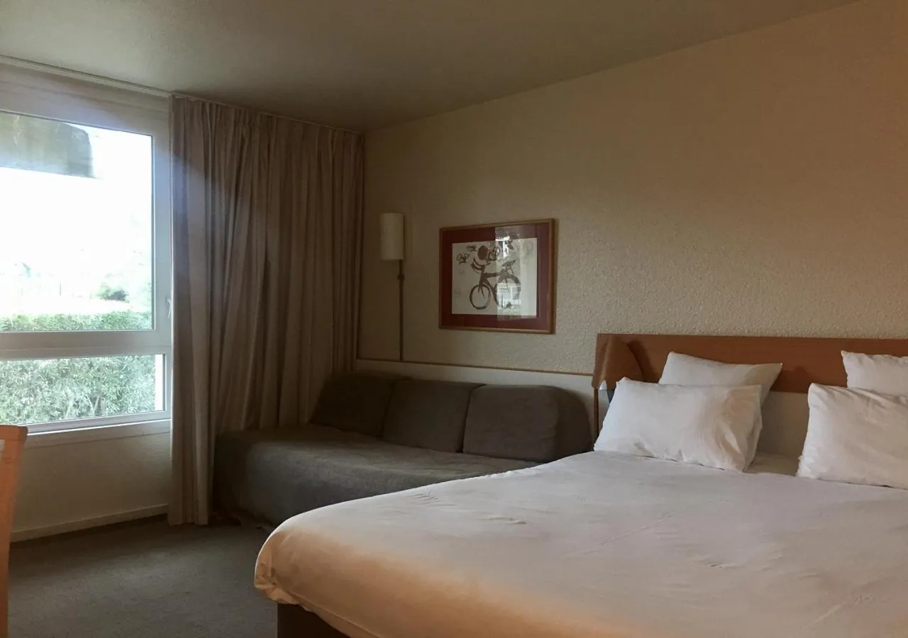 Photo of the whole room, Bed in Novotel Marseille Est Porte d'Aubagne