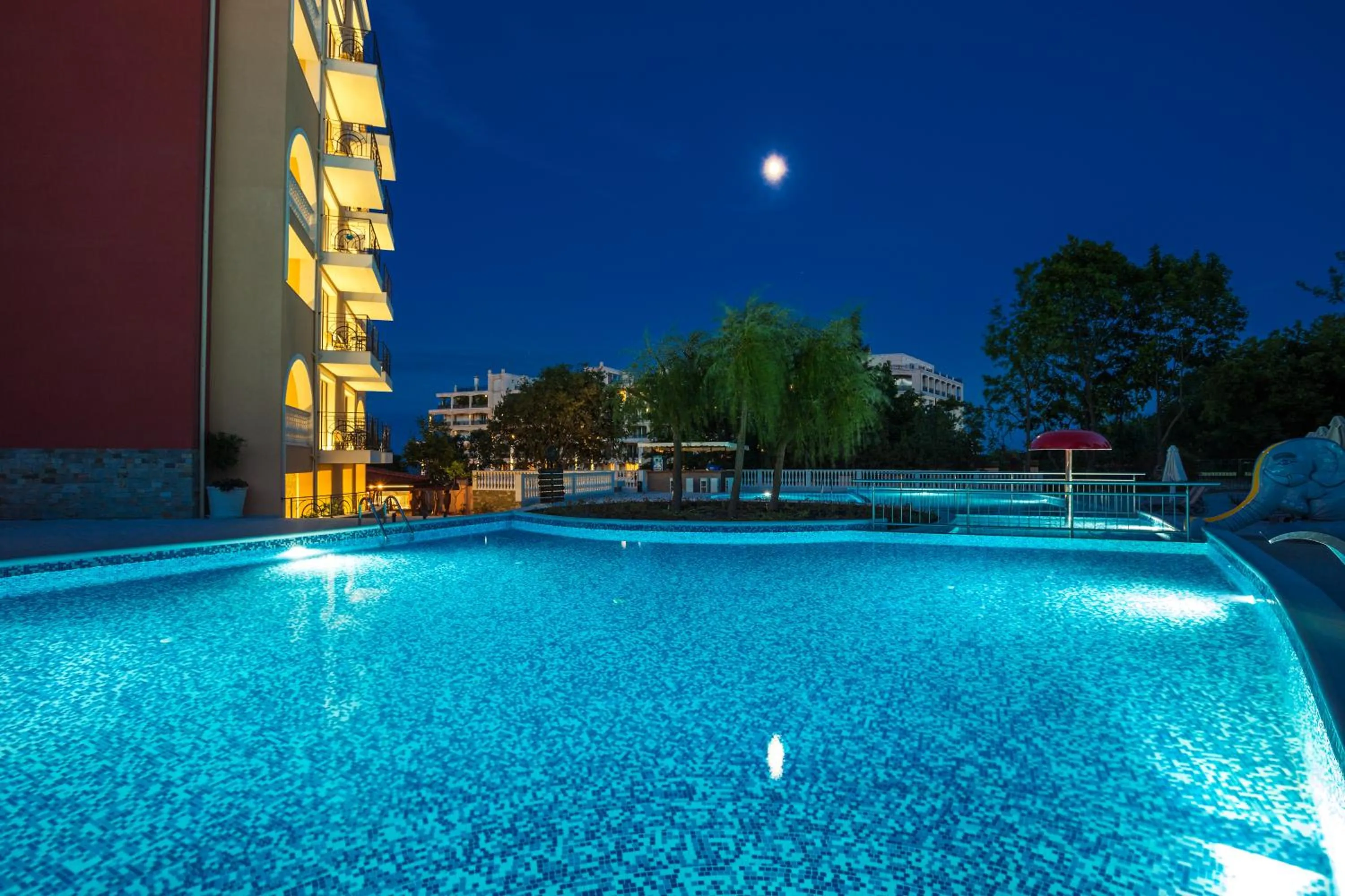 Swimming pool in Festa Via Pontica