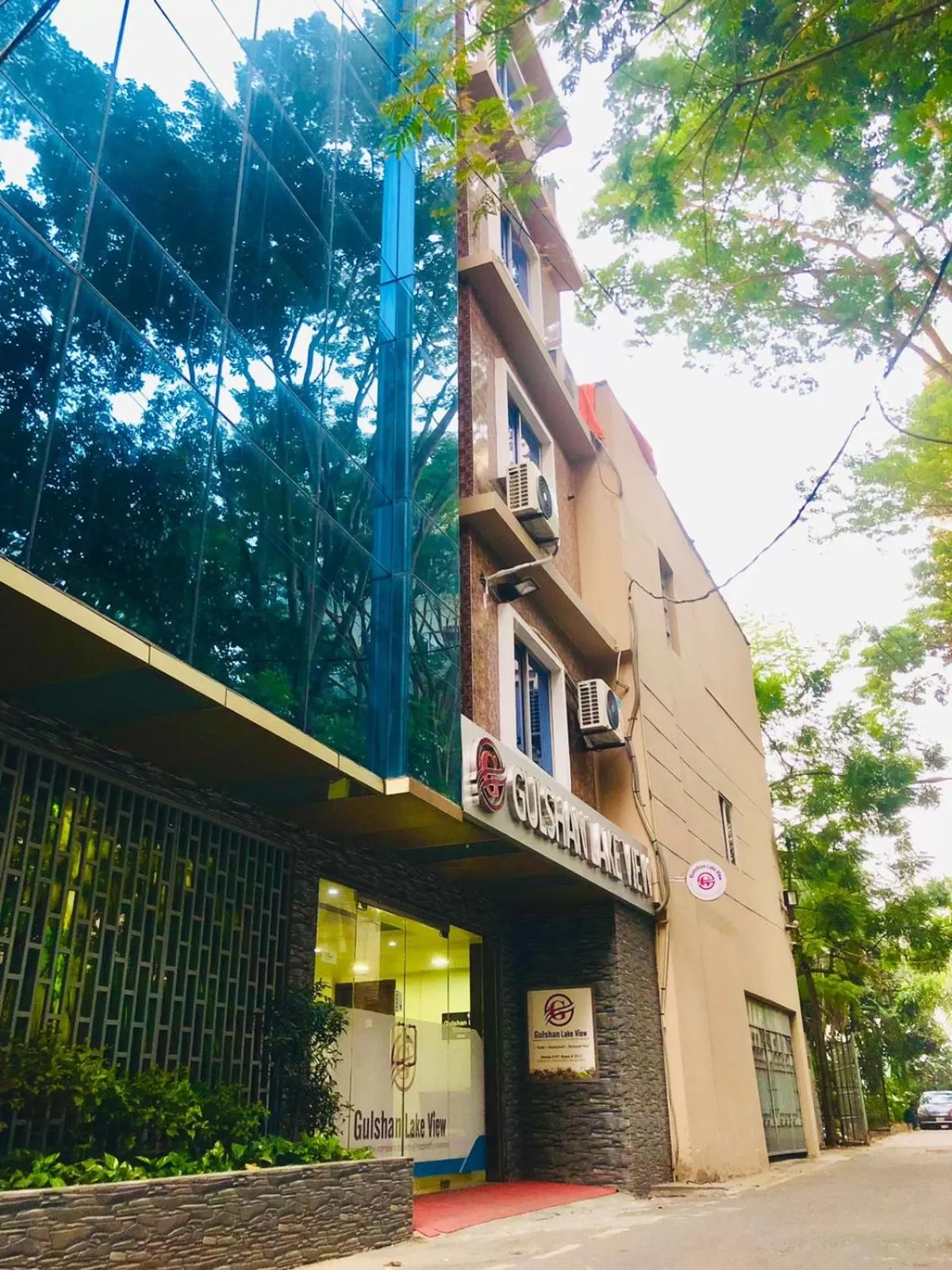 Hotel Gulshan Lake View