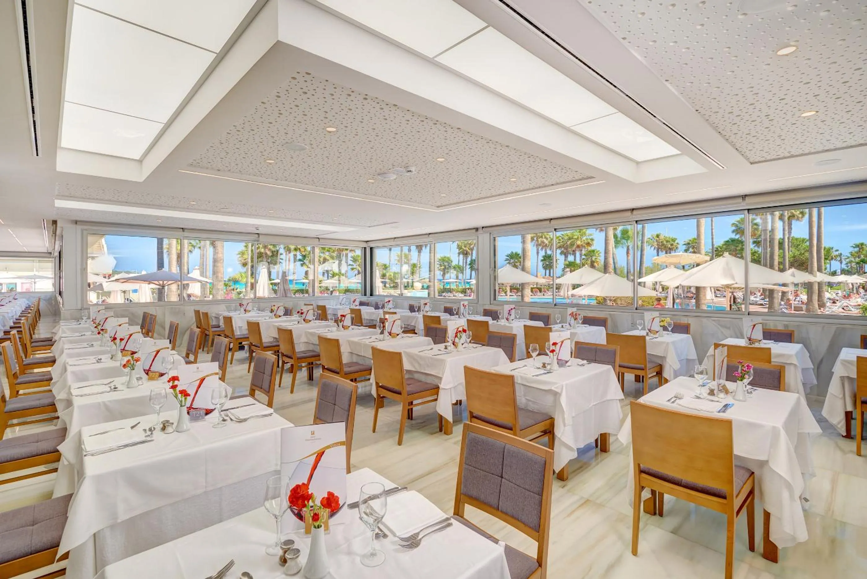 Restaurant/places to eat in Hipotels Mediterraneo Hotel - Adults Only