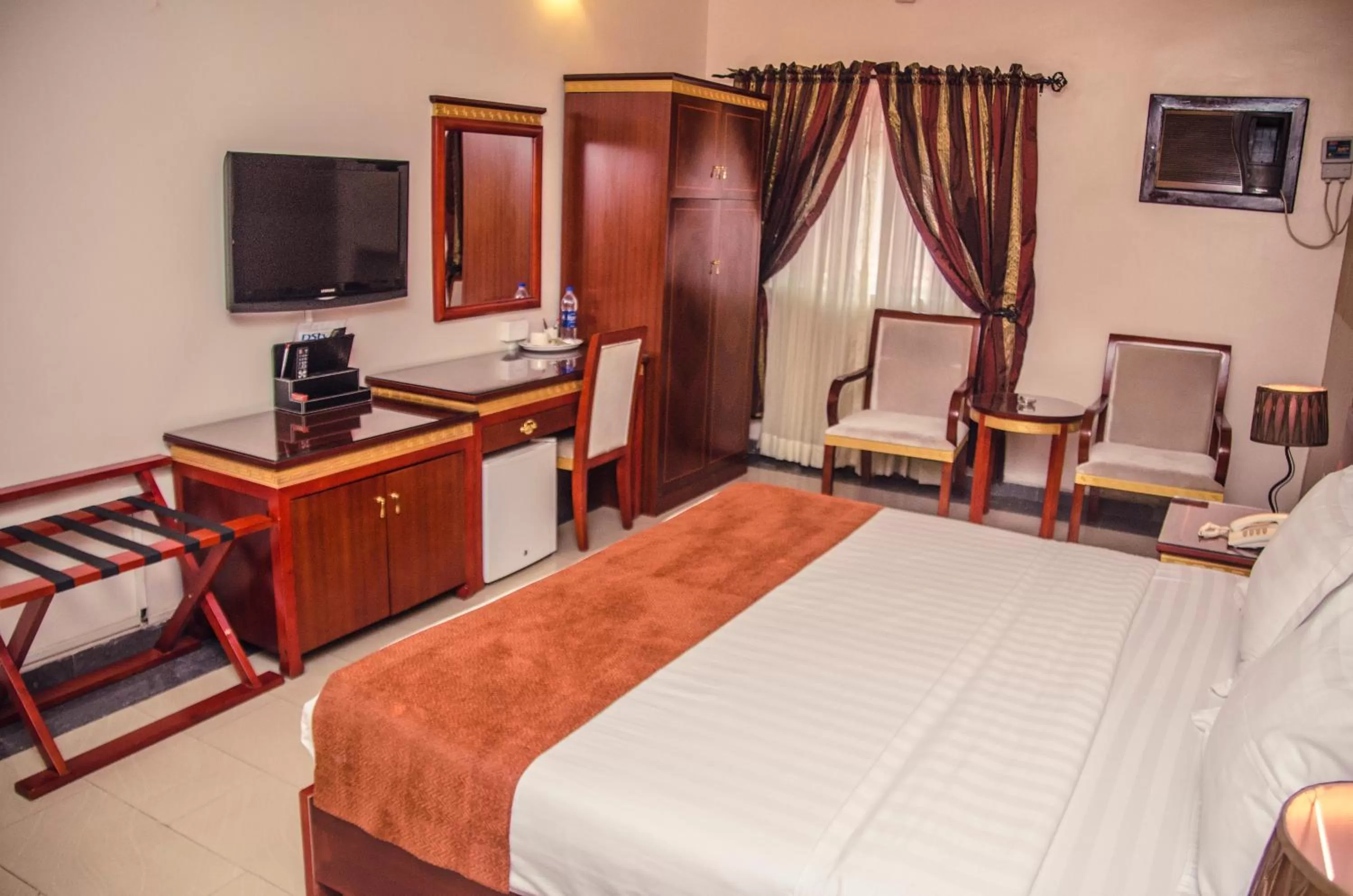 TV and multimedia, Bed in Hotel Rosebud