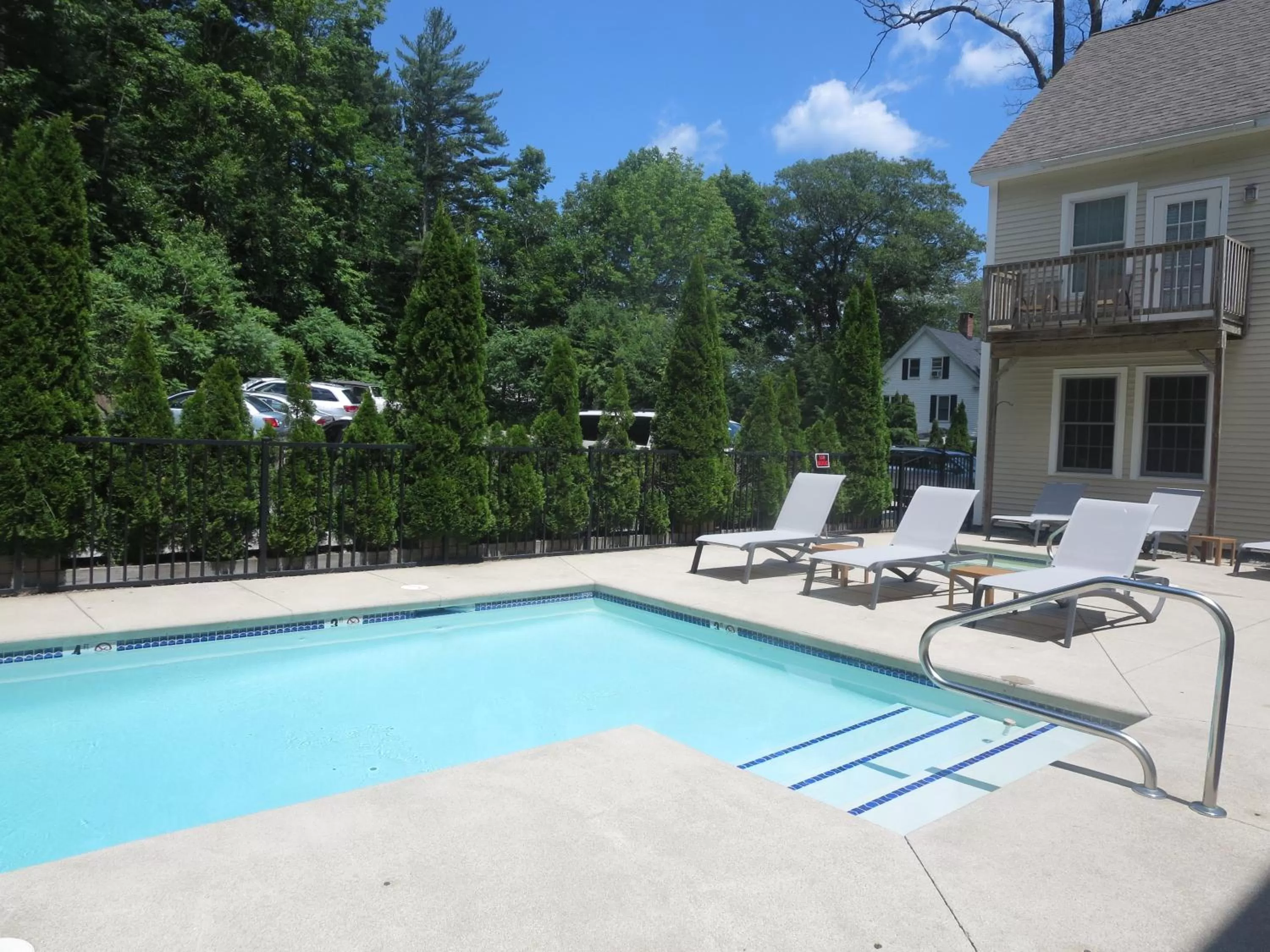 Day in Admiral's Inn Resort