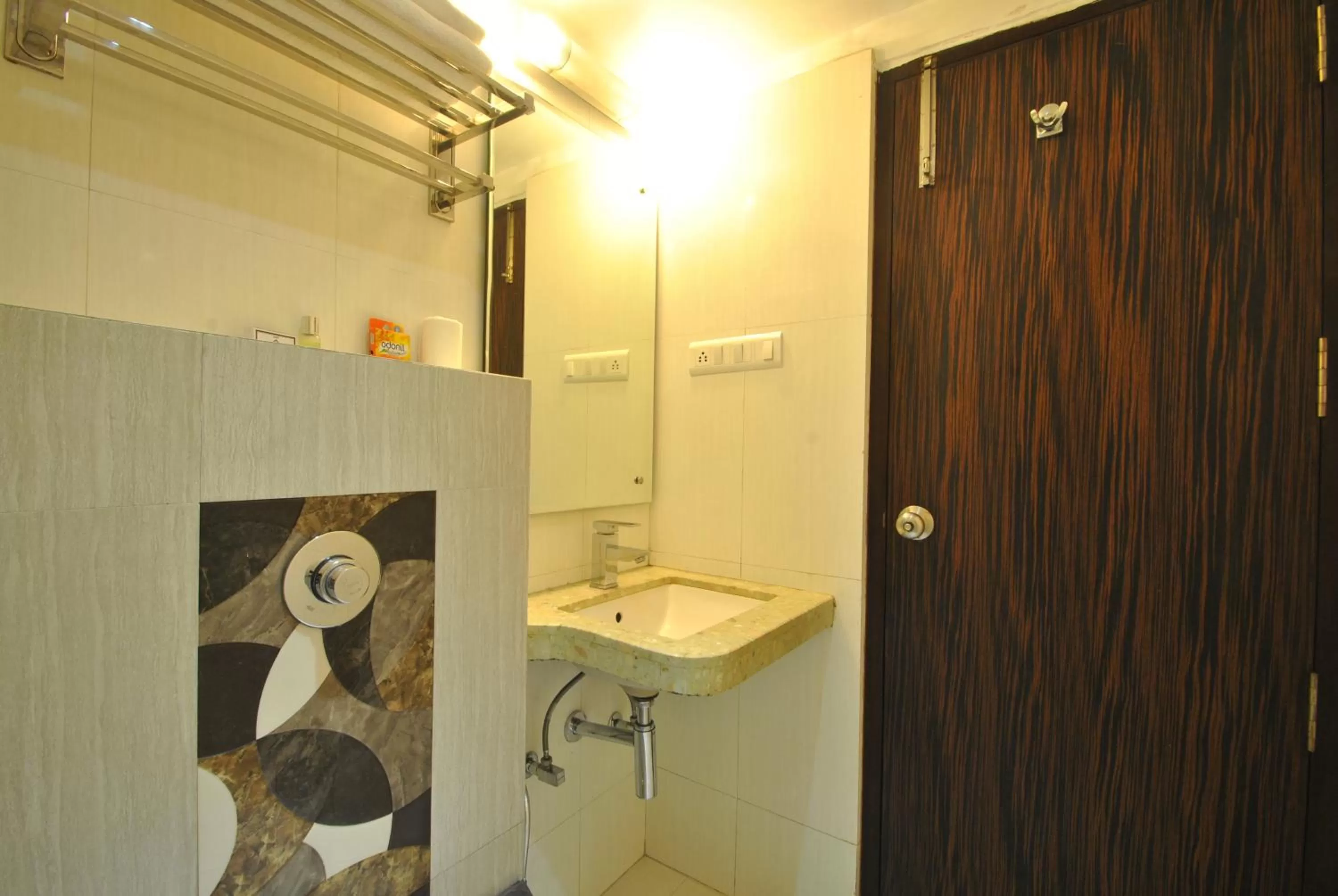 Bathroom in Hotel Heritage Inn at Assi Ghat