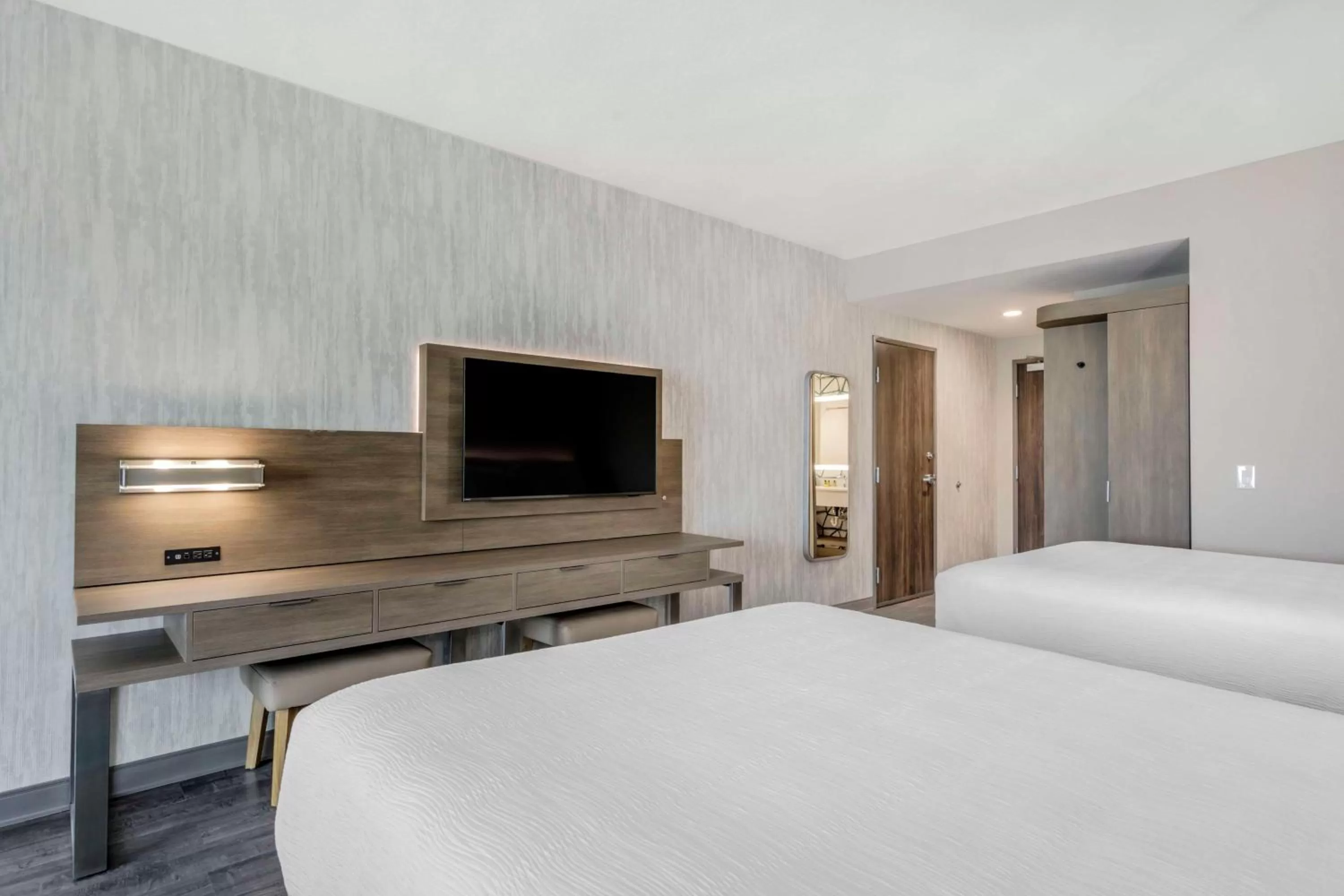 Bedroom, Bed in Best Western Plus Winter Haven Inn & Suites