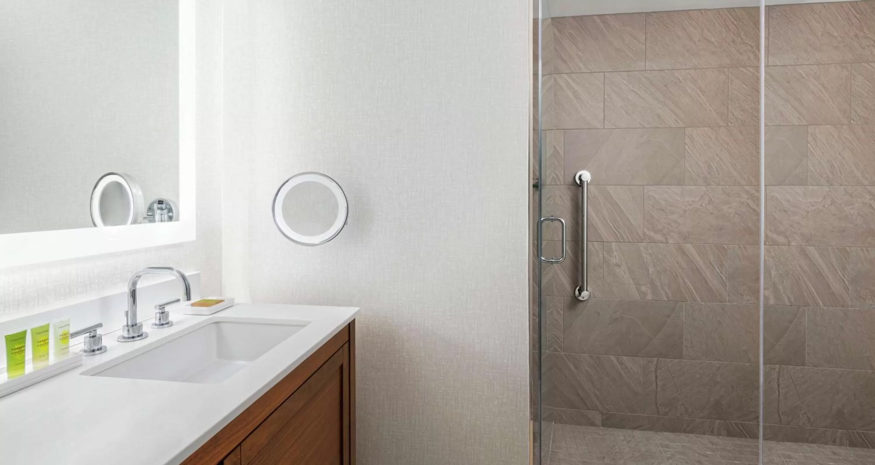 Bathroom in Hilton Chicago Oak Brook Hills Resort & Conference Center