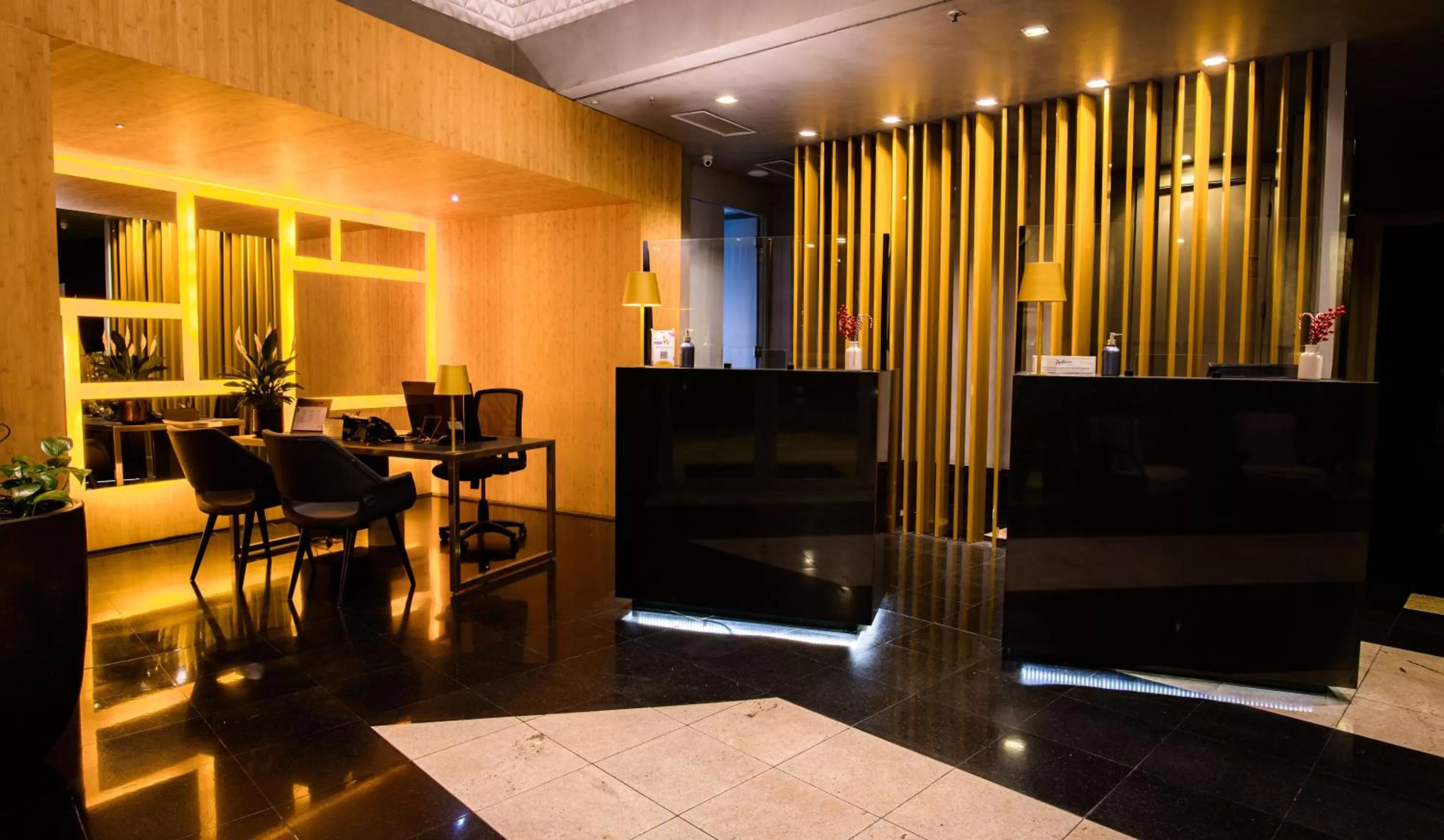 Lobby or reception in Radisson Alphaville