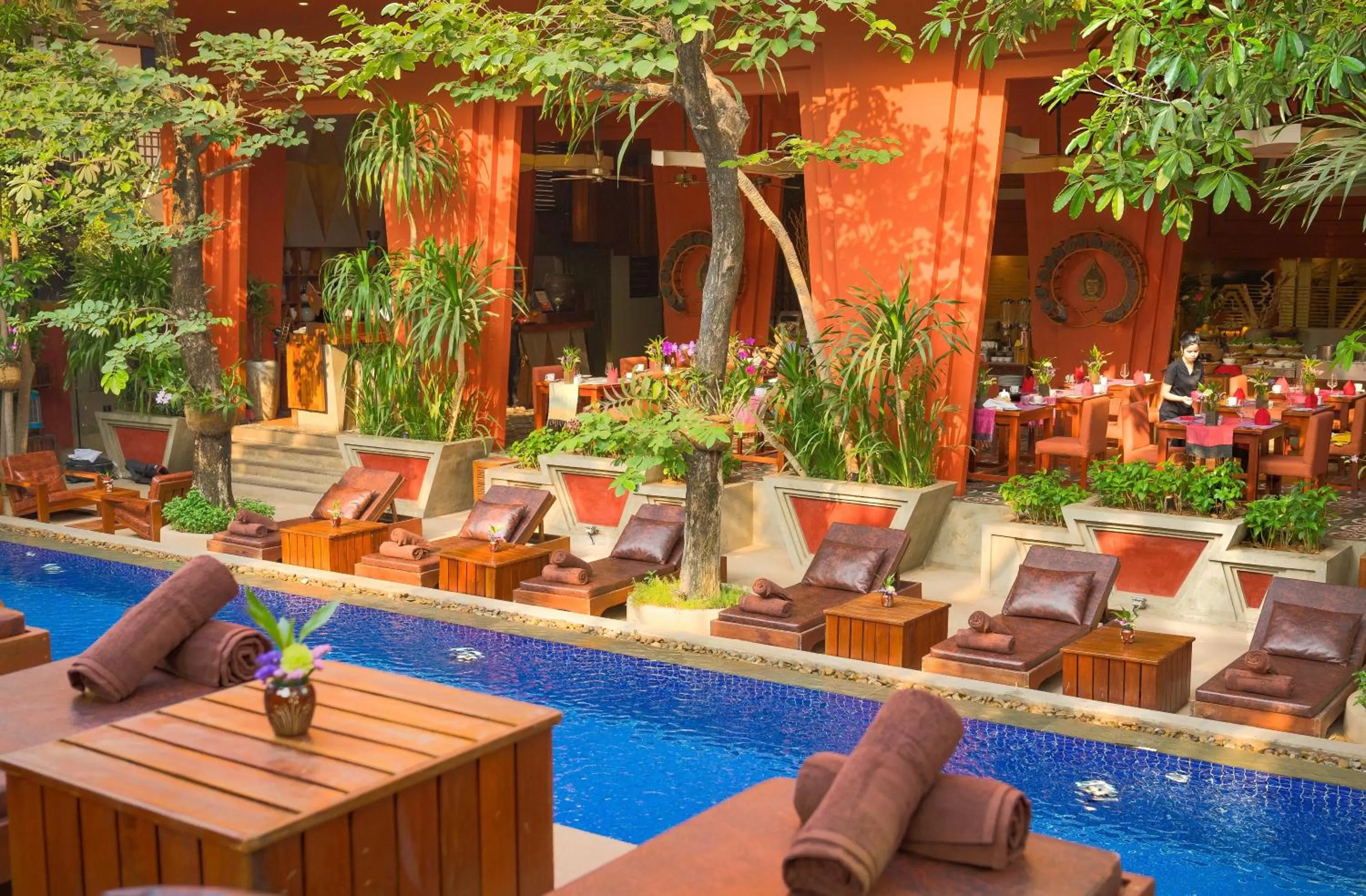 Restaurant/places to eat in Golden Temple Residence