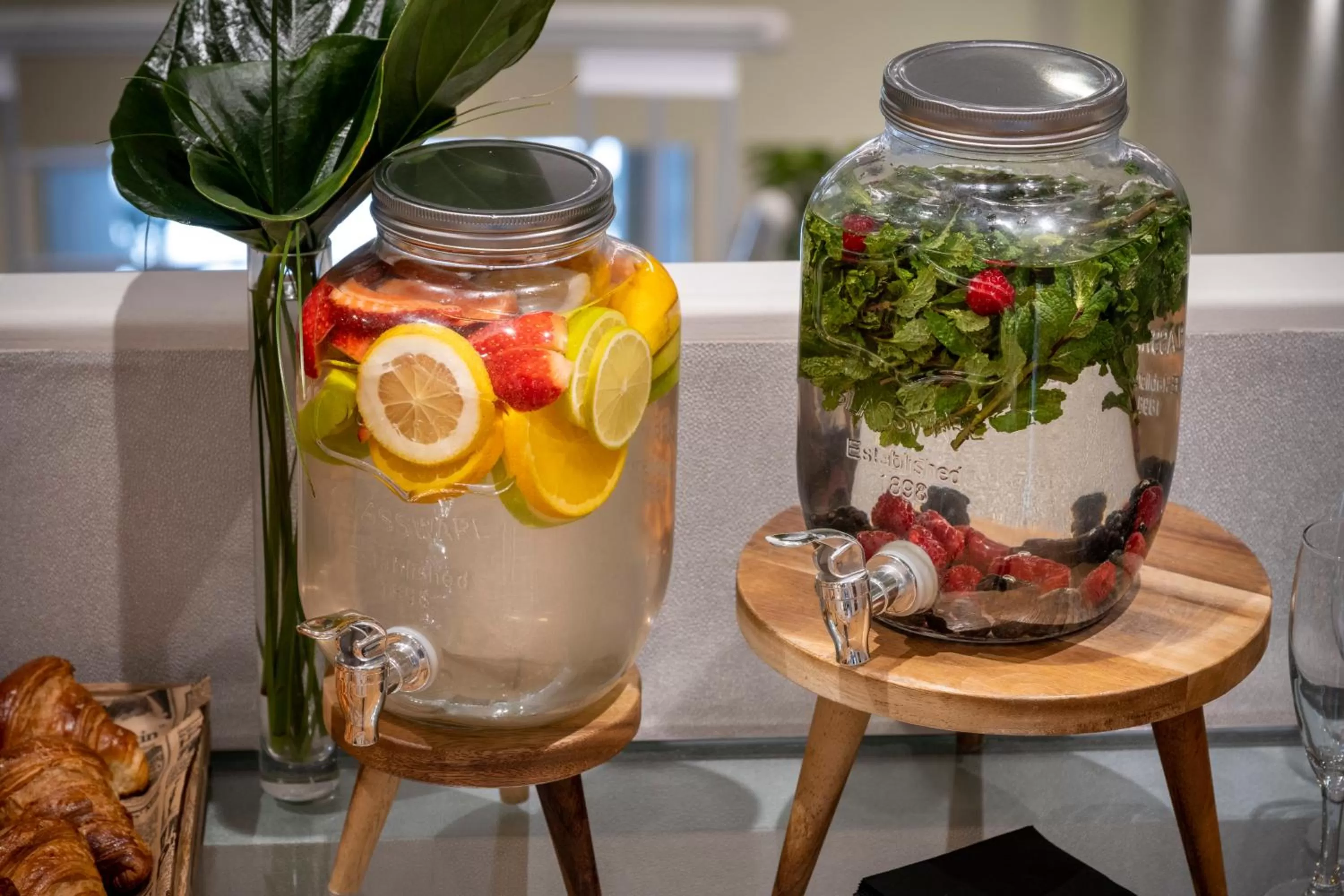 Food and drinks in Hotel SERHS Rivoli Rambla