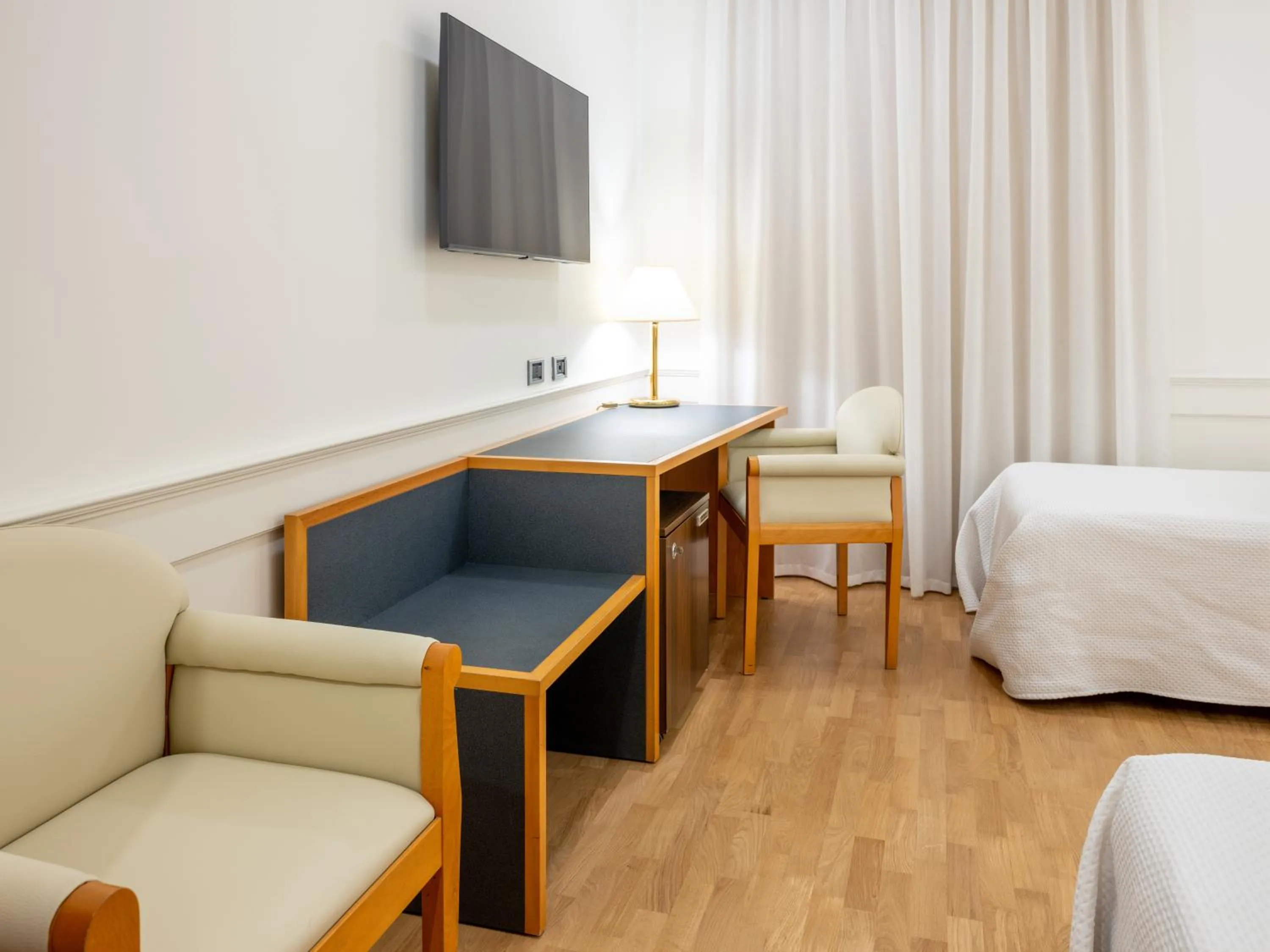 Bedroom, Bed in Mirabella Hotel