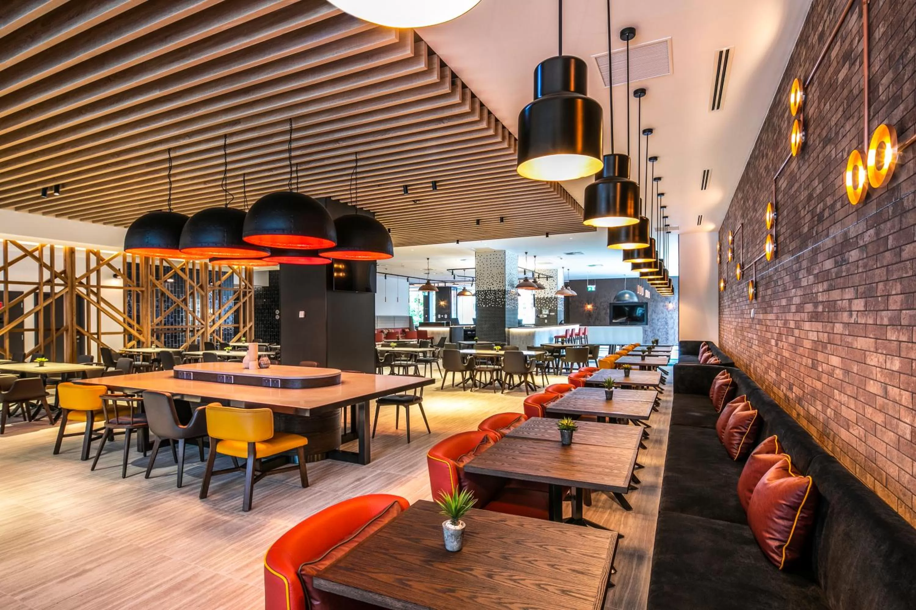 Restaurant/places to eat in Holiday Inn Express Melbourne Little Collins by IHG