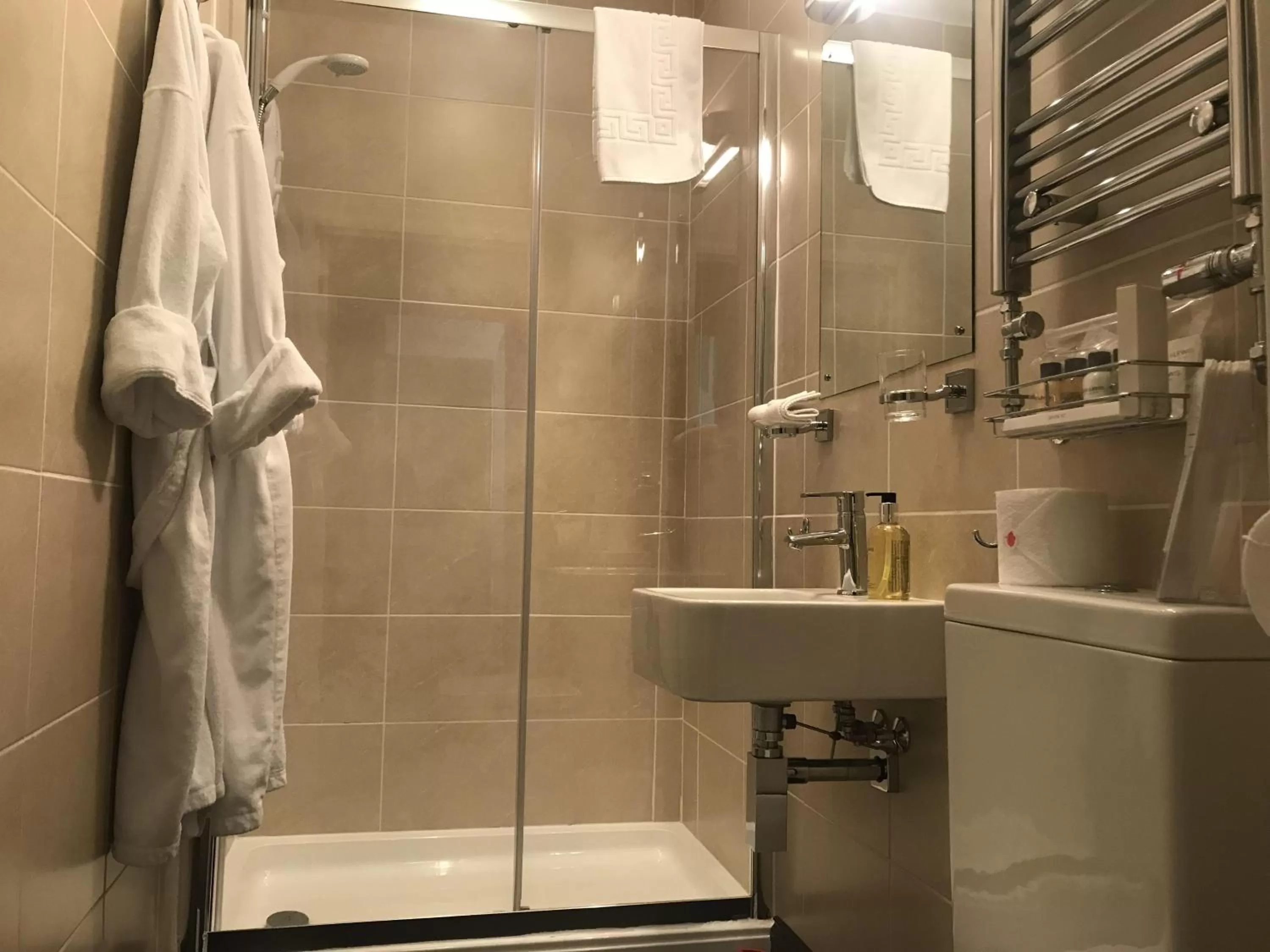 Bathroom in Arran Lodge B&B