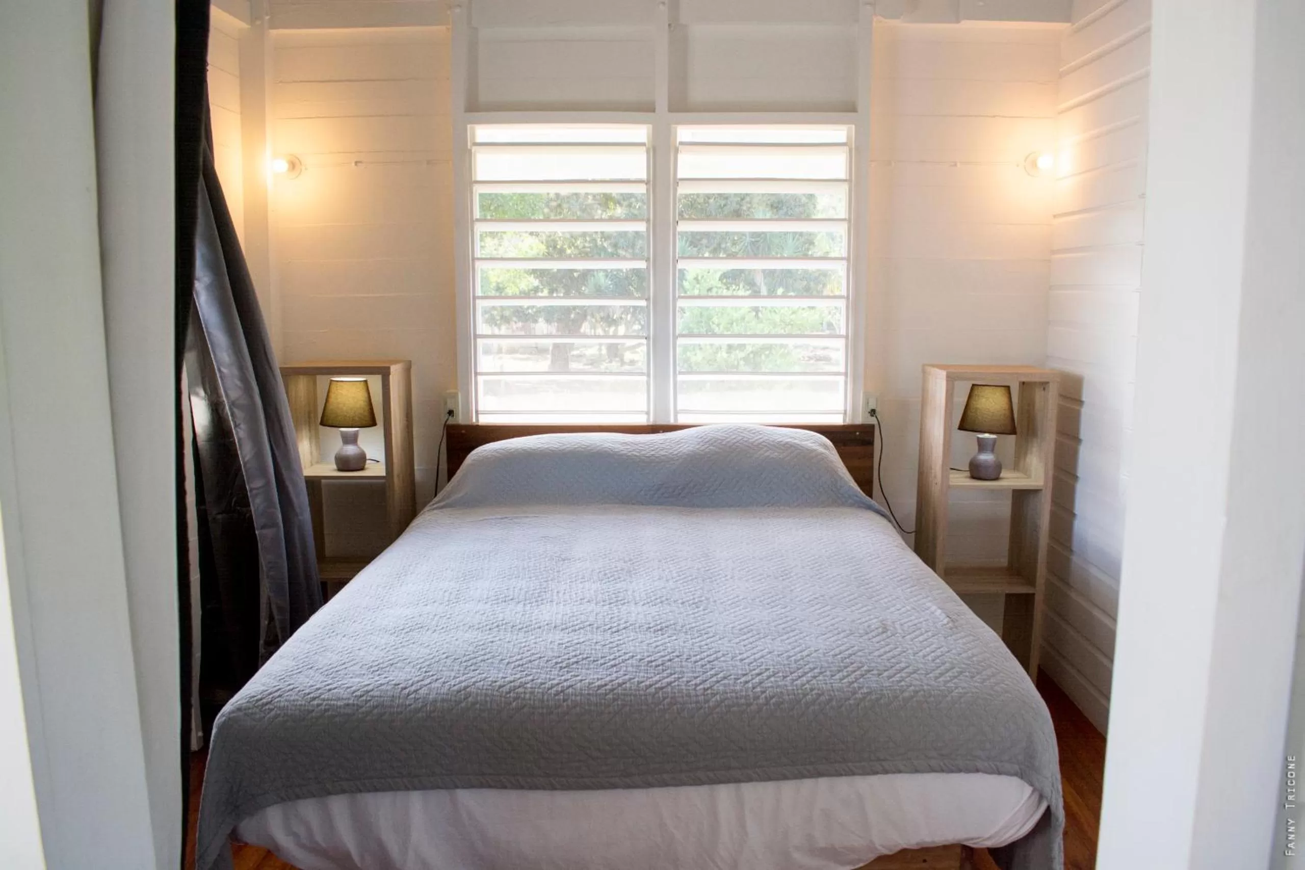 Bedroom, Bed in Horse Cottage