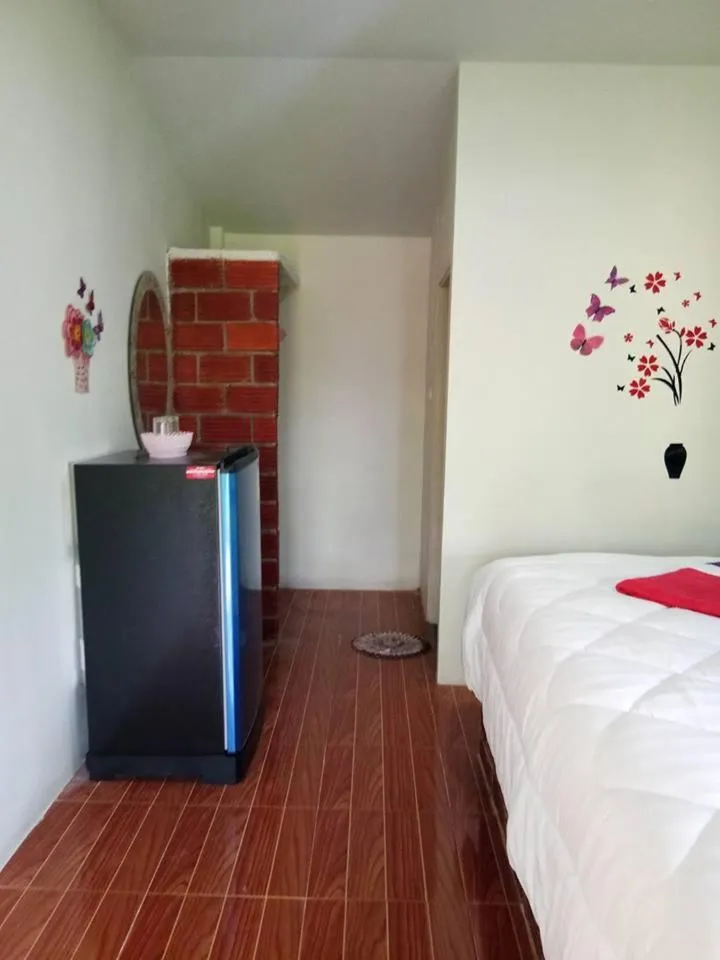 Bedroom, Bed in Lanta Maikeaw Bungalow