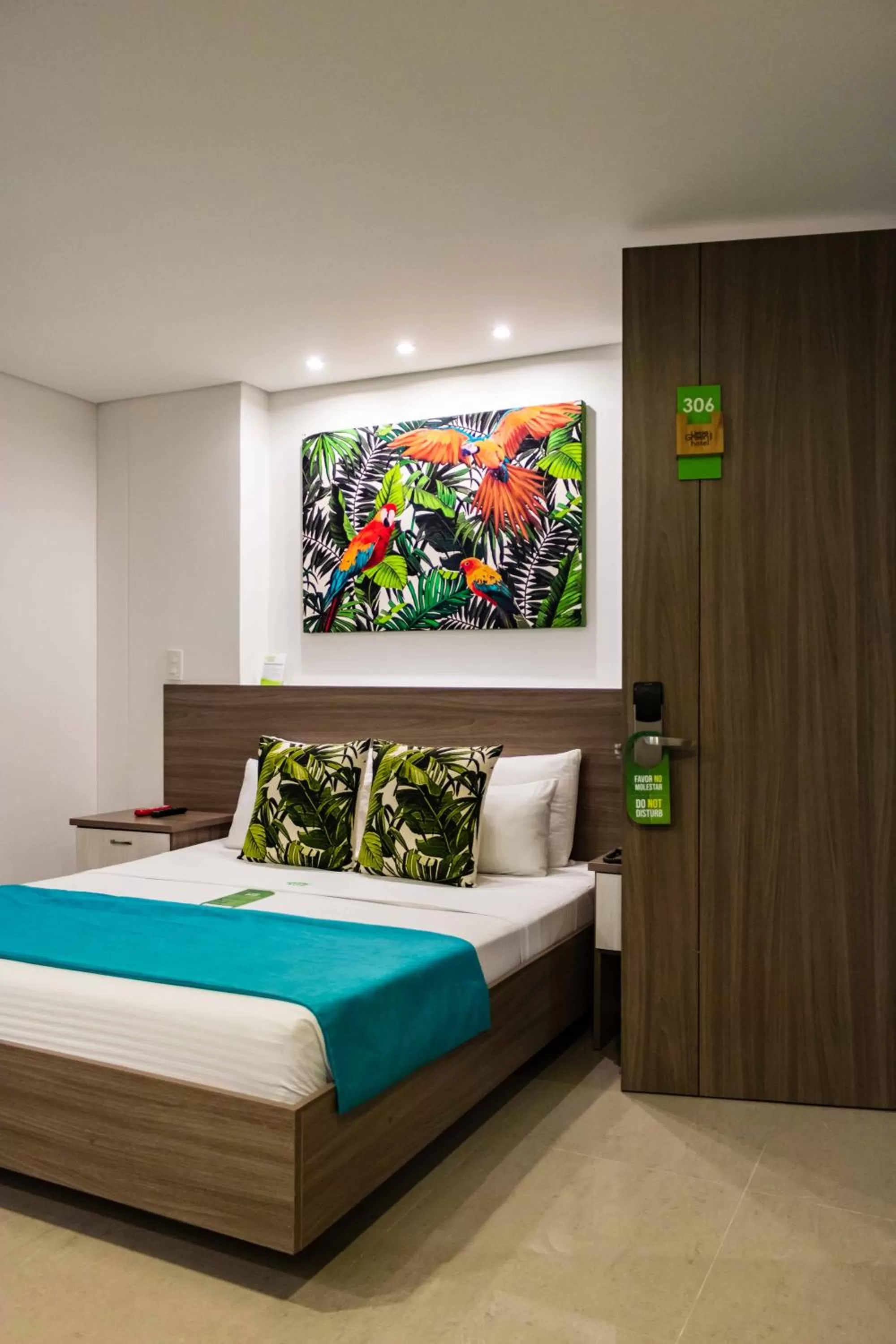 Photo of the whole room, Bed in Lleras Green Hotel