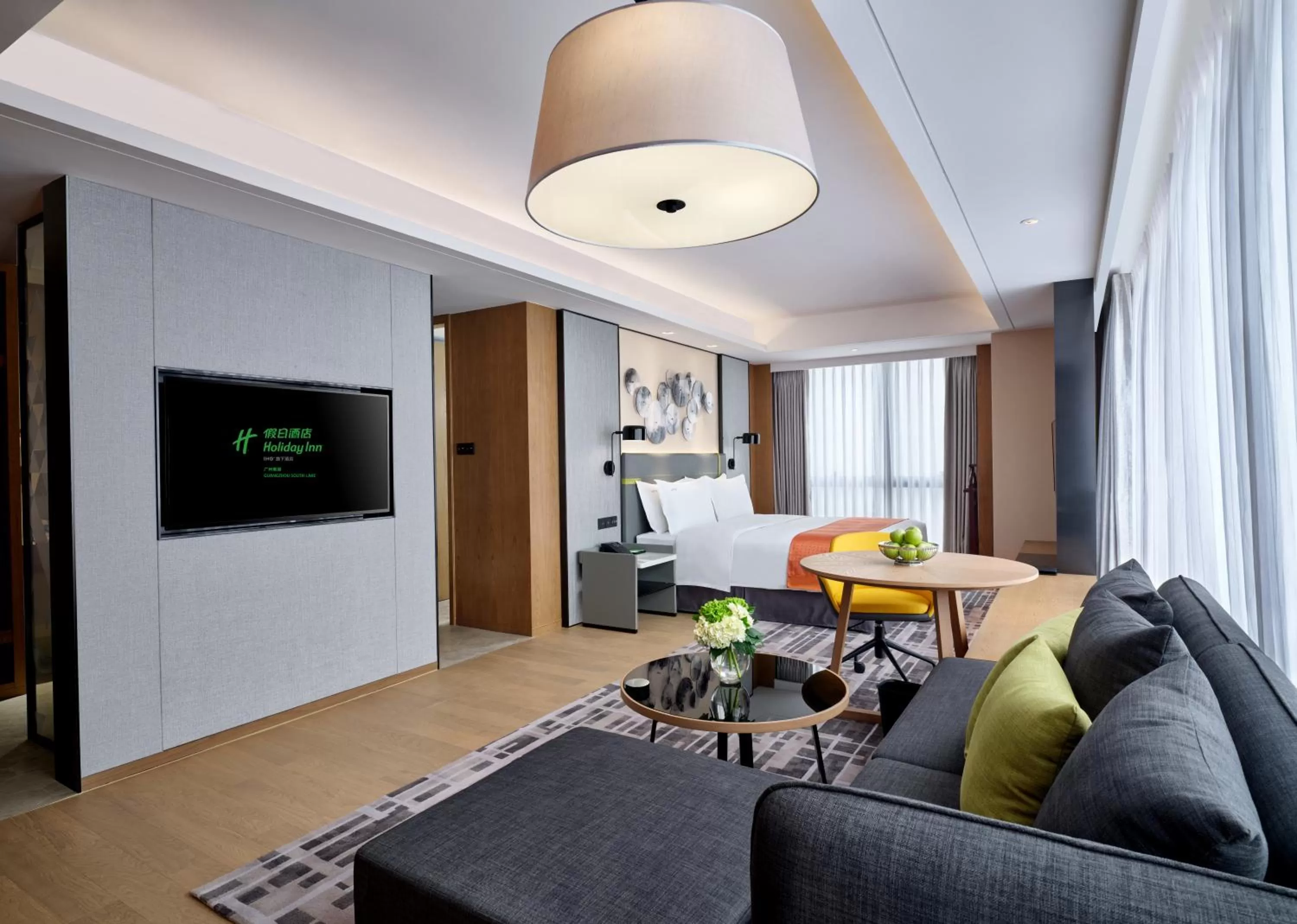 Property building in Holiday Inn Guangzhou South Lake-an lHG Hotel