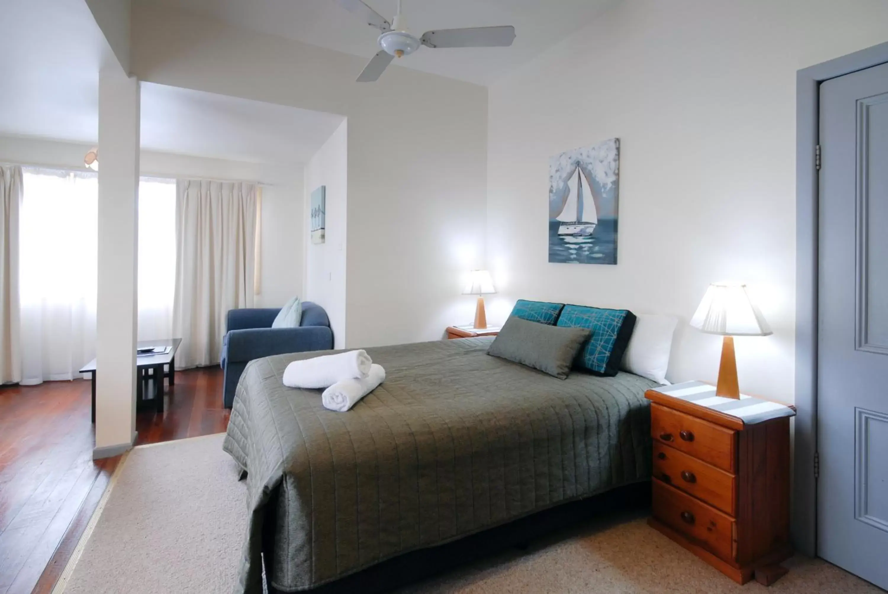 Family Room with River View in Riverview Boutique Motel Family Room with River View in Riverview Boutique Motel