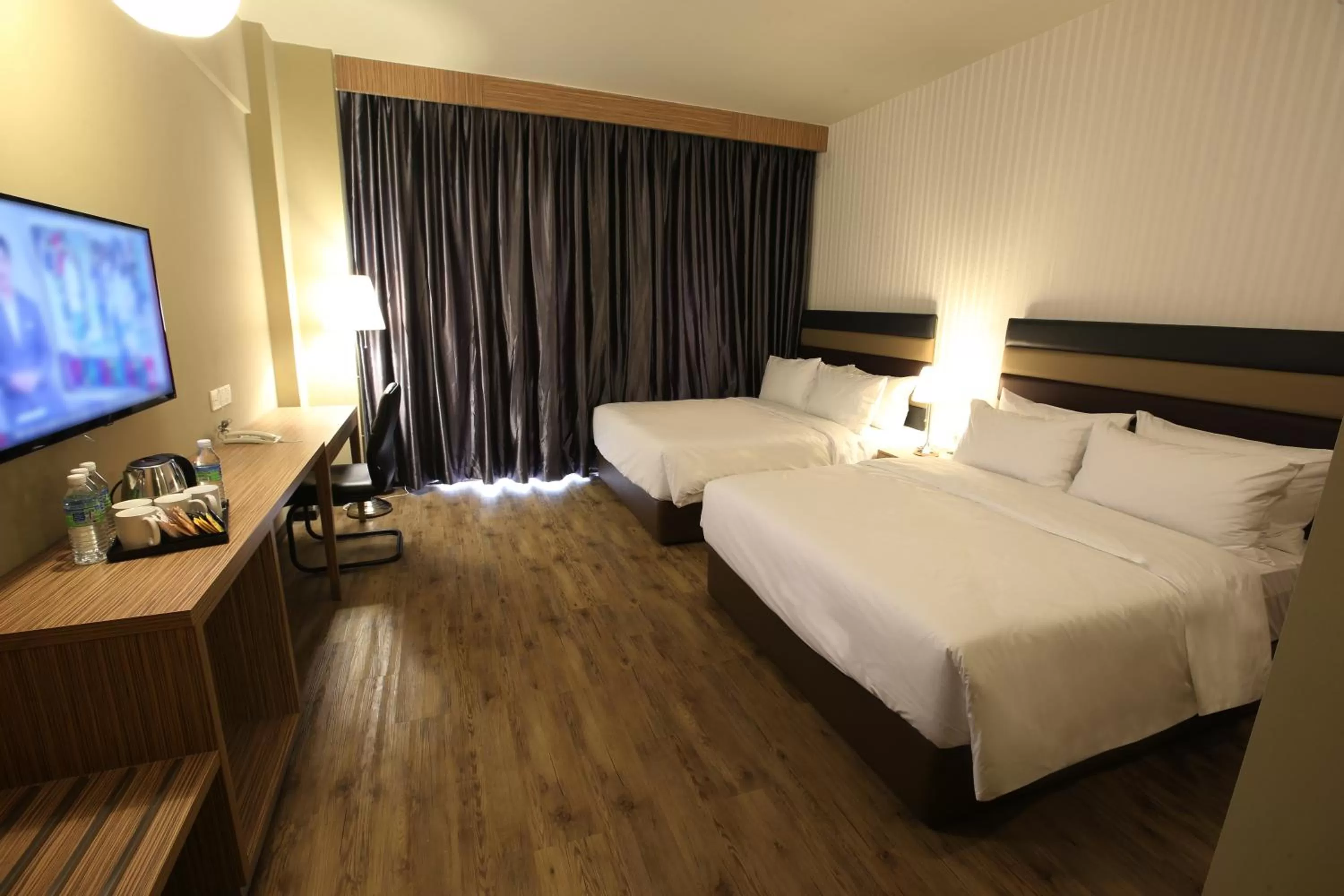 Photo of the whole room, Bed in SEM9 Senai "Formerly Known As Perth Hotel"