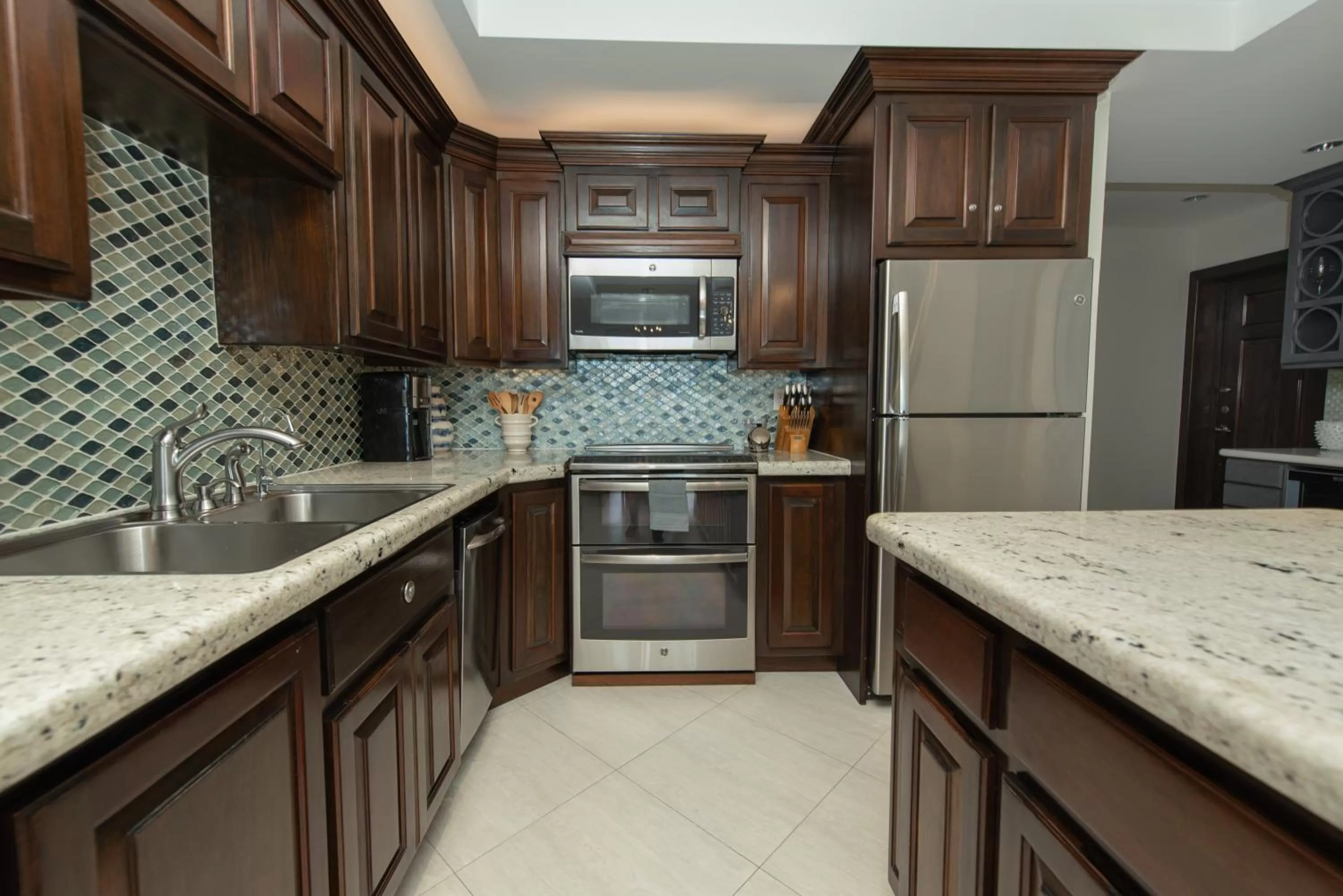 Kitchen or kitchenette in Grand Caribe Belize