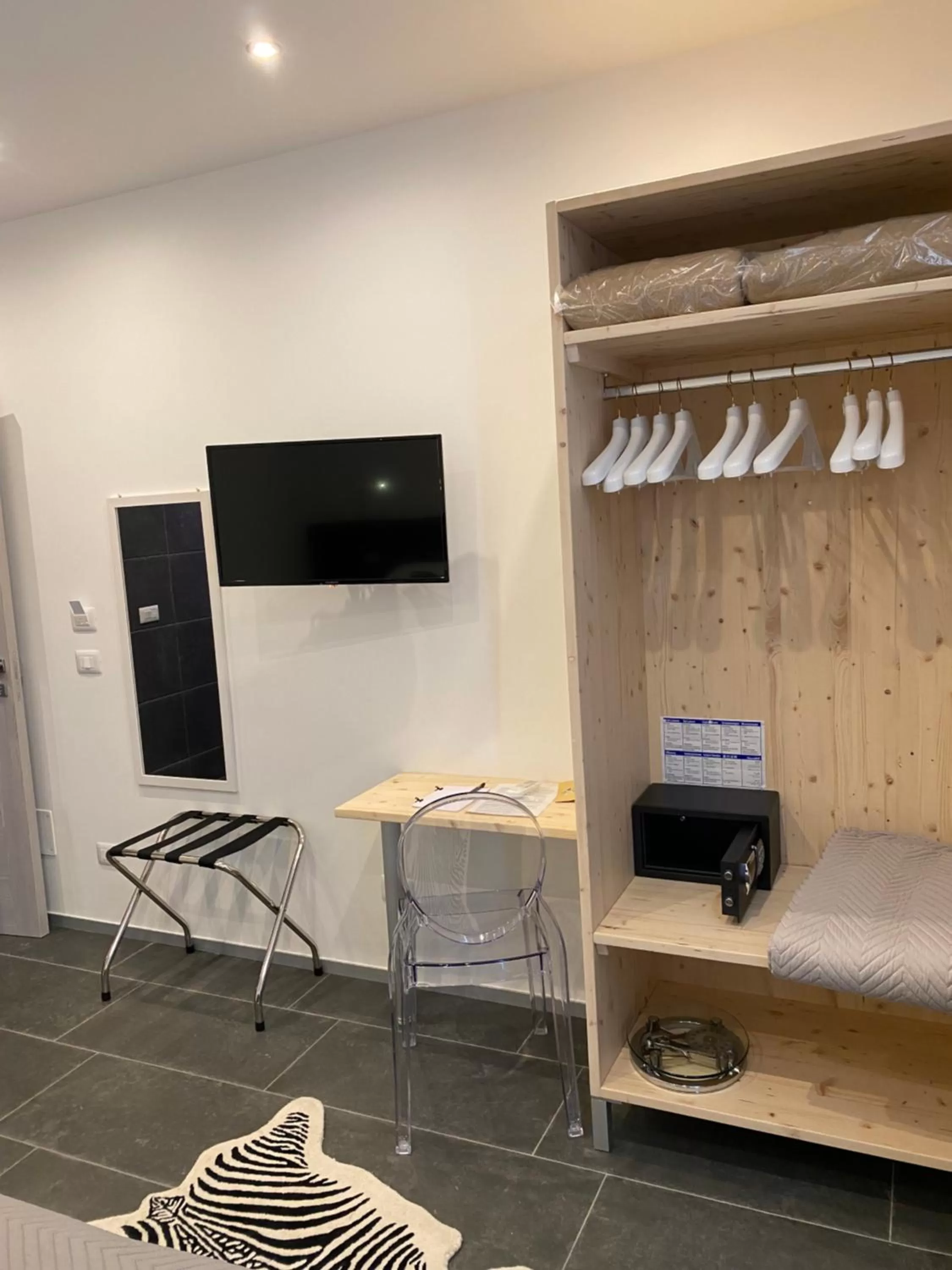 TV/Entertainment Center in B&B Maria