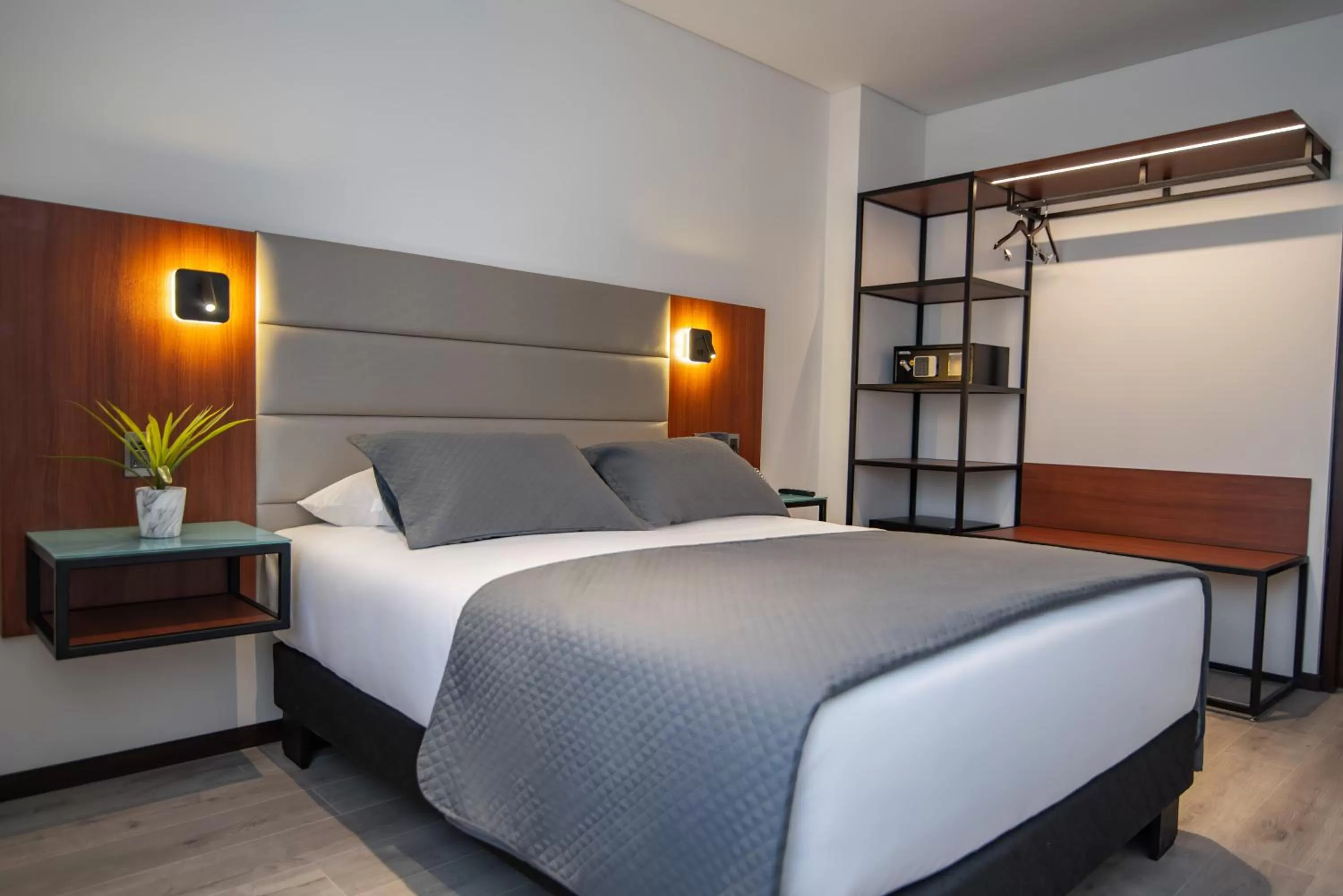 Bed in Mitru Express Hotel