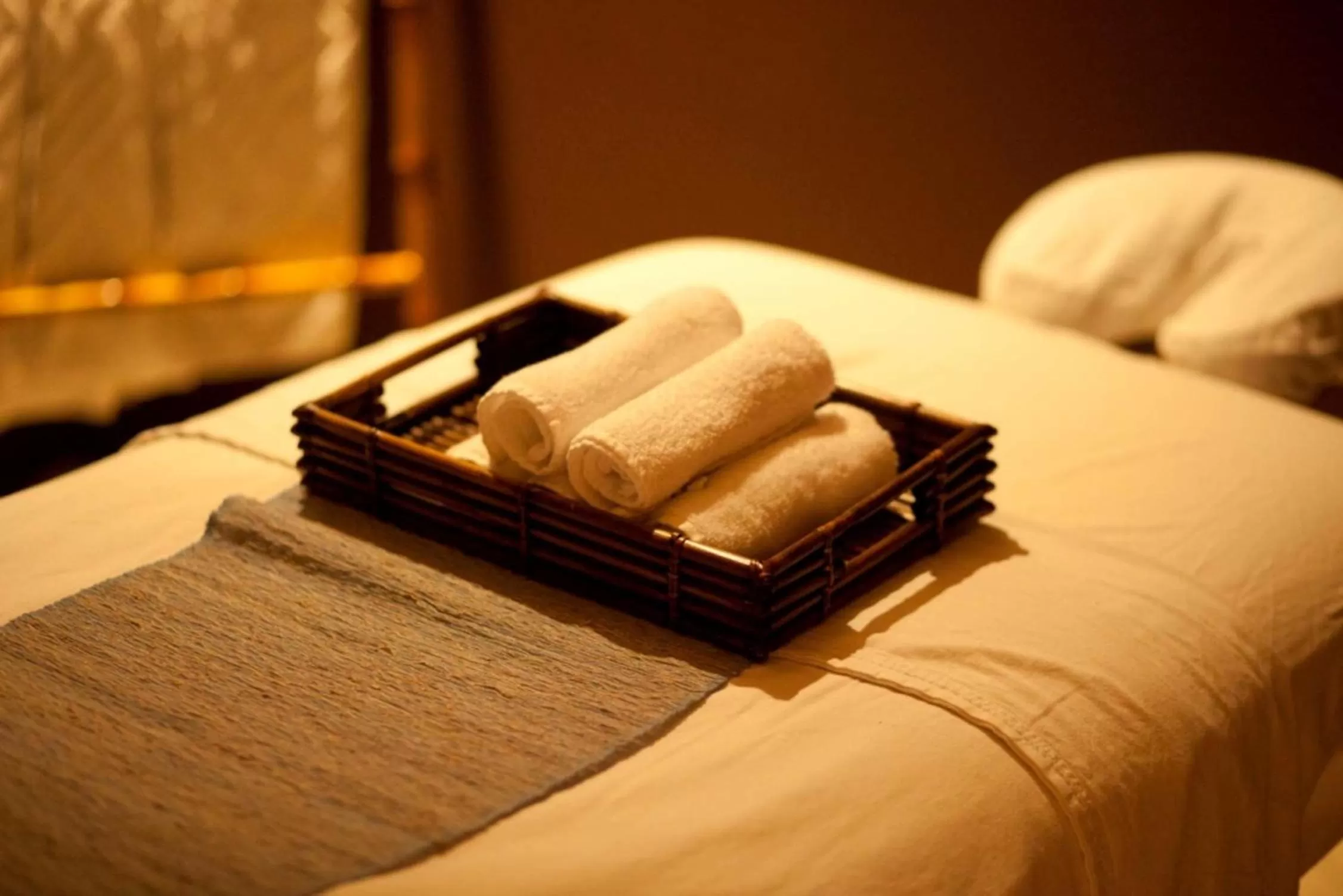 Spa and wellness centre/facilities, Bed in DoubleTree by Hilton Ocean Point Resort - North Miami Beach