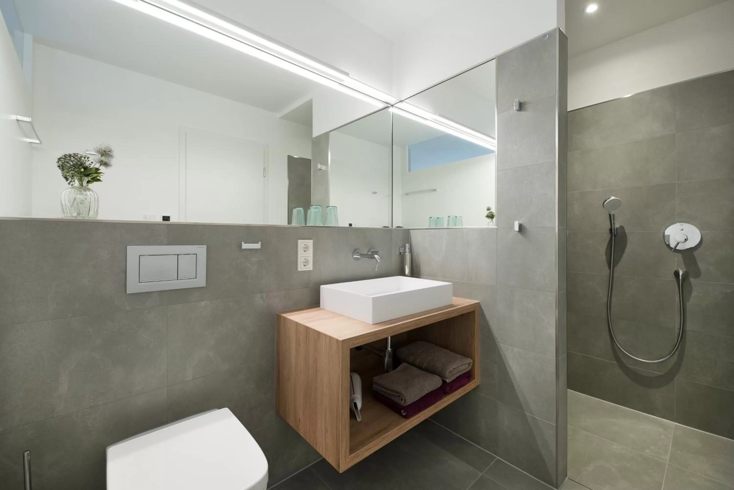 Shower, Bathroom in Suites MITTE - Aparthotel