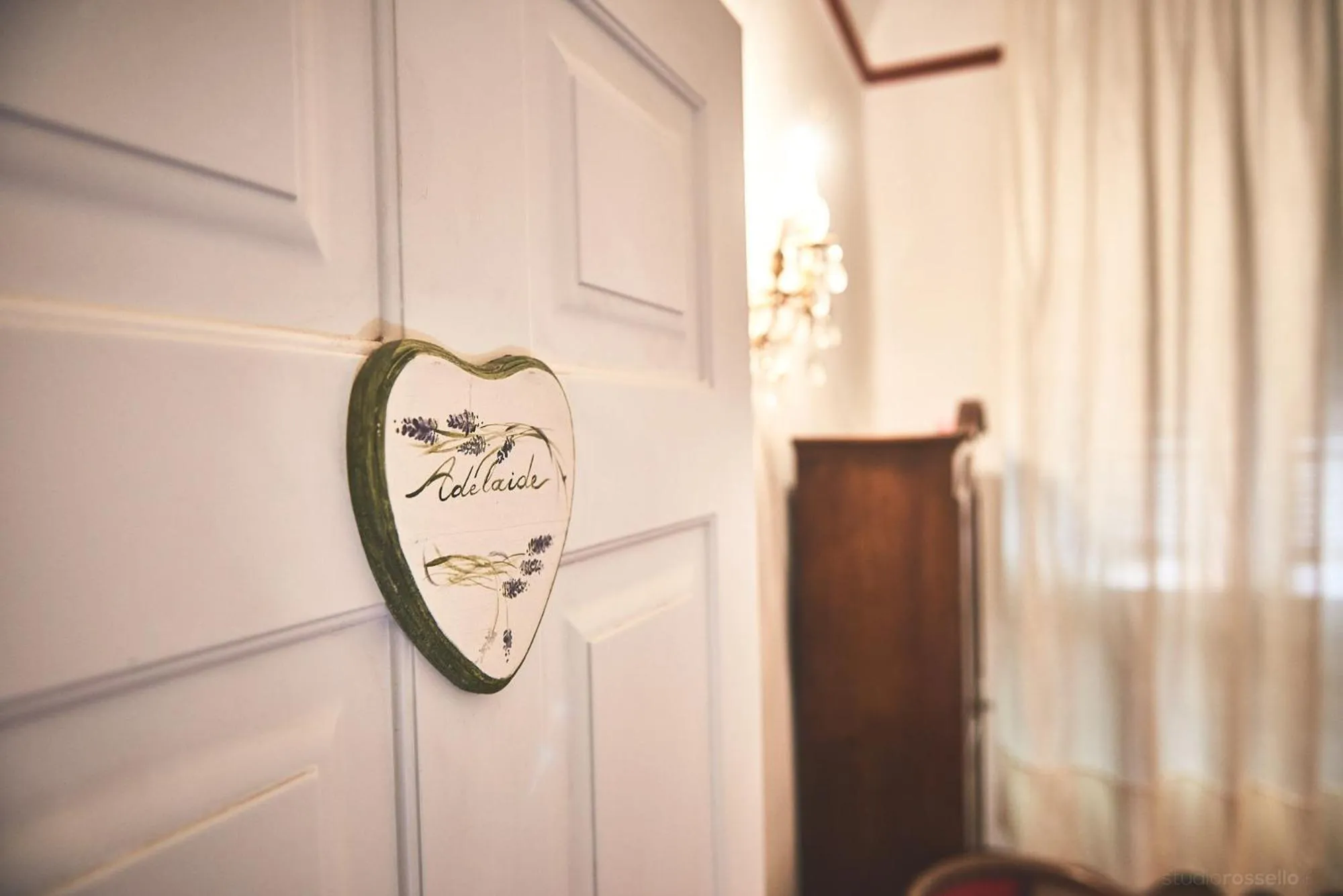 Decorative detail in Affittacamere San Teodoro