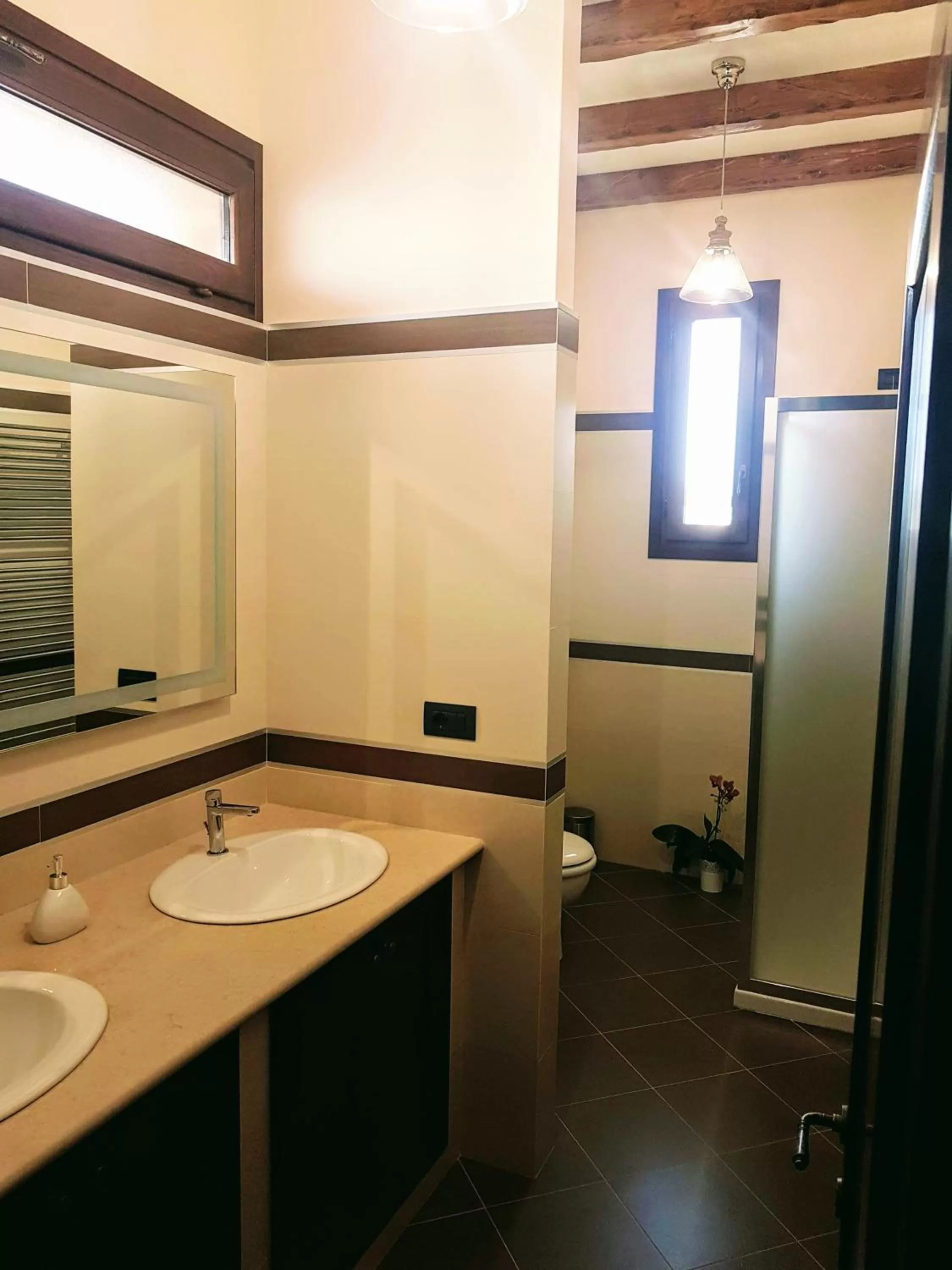 Bathroom in BORGO LUNA b&b