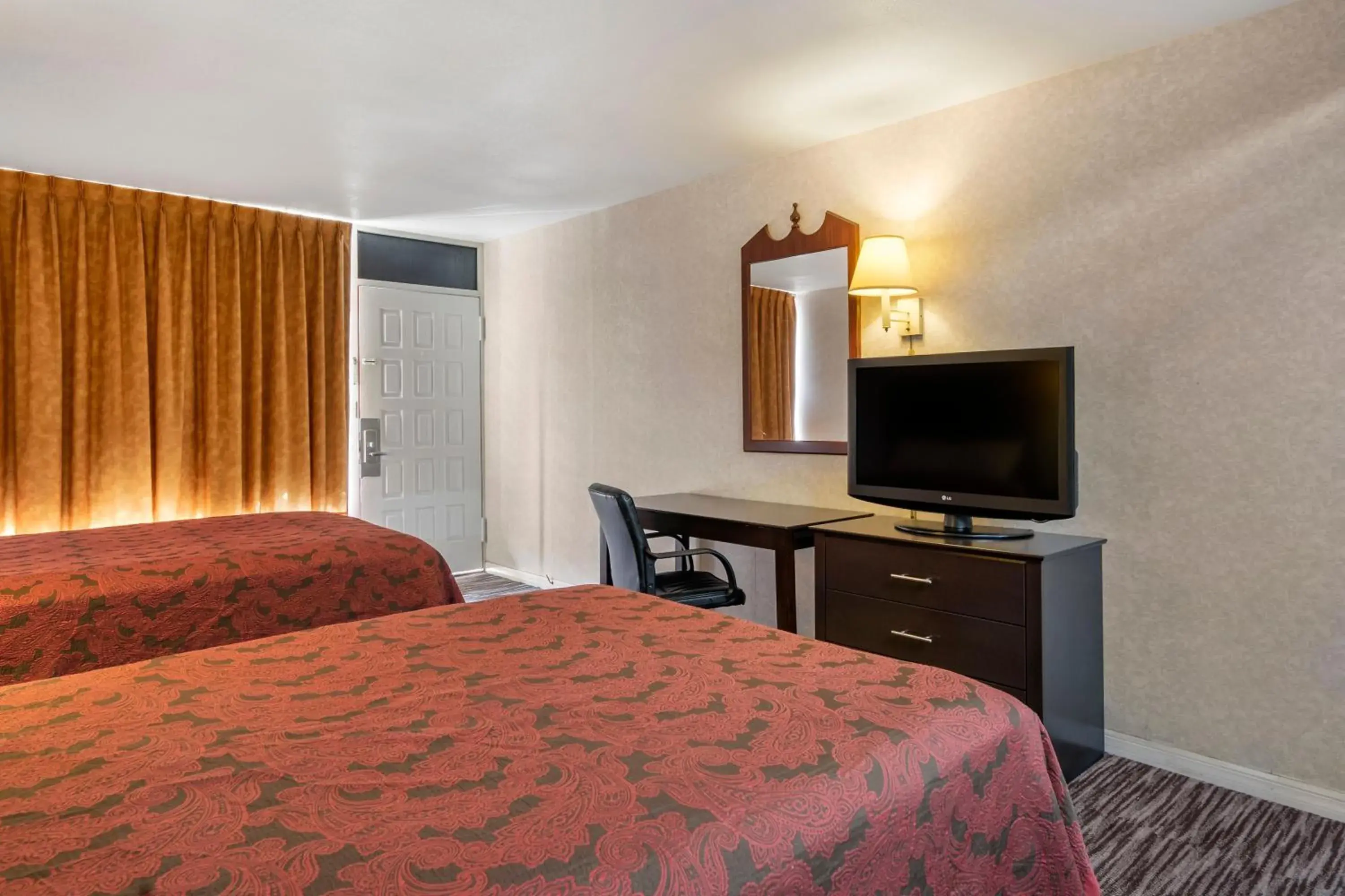 Double Room with Two Double Beds - Accessible/Smoking in Rodeway Inn Clearwater-Largo Double Room with Two Double Beds - Accessible/Smoking in Rodeway Inn Clearwater-Largo