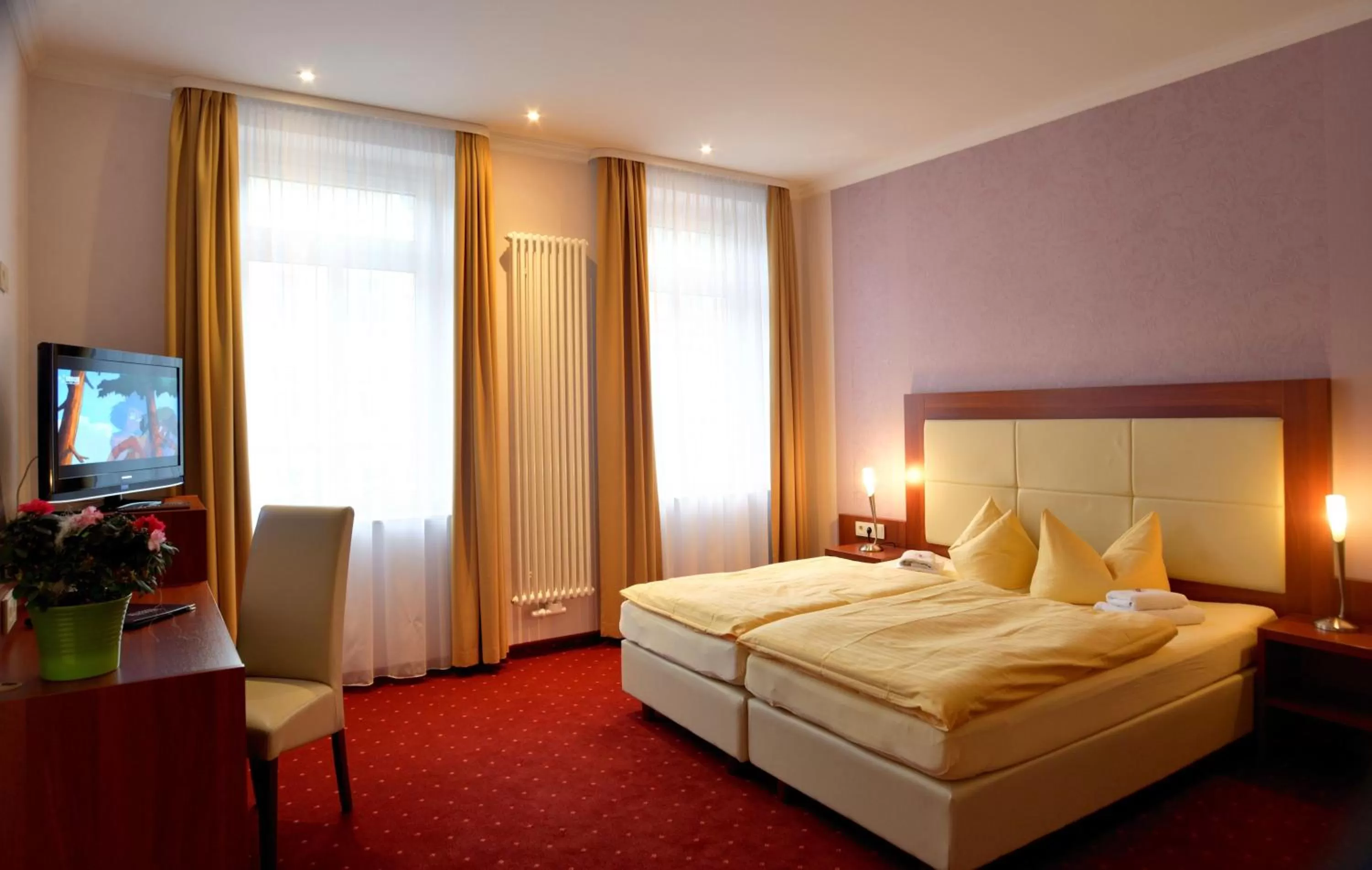 Photo of the whole room, Bed in Hotel via City Leipzig Mitte