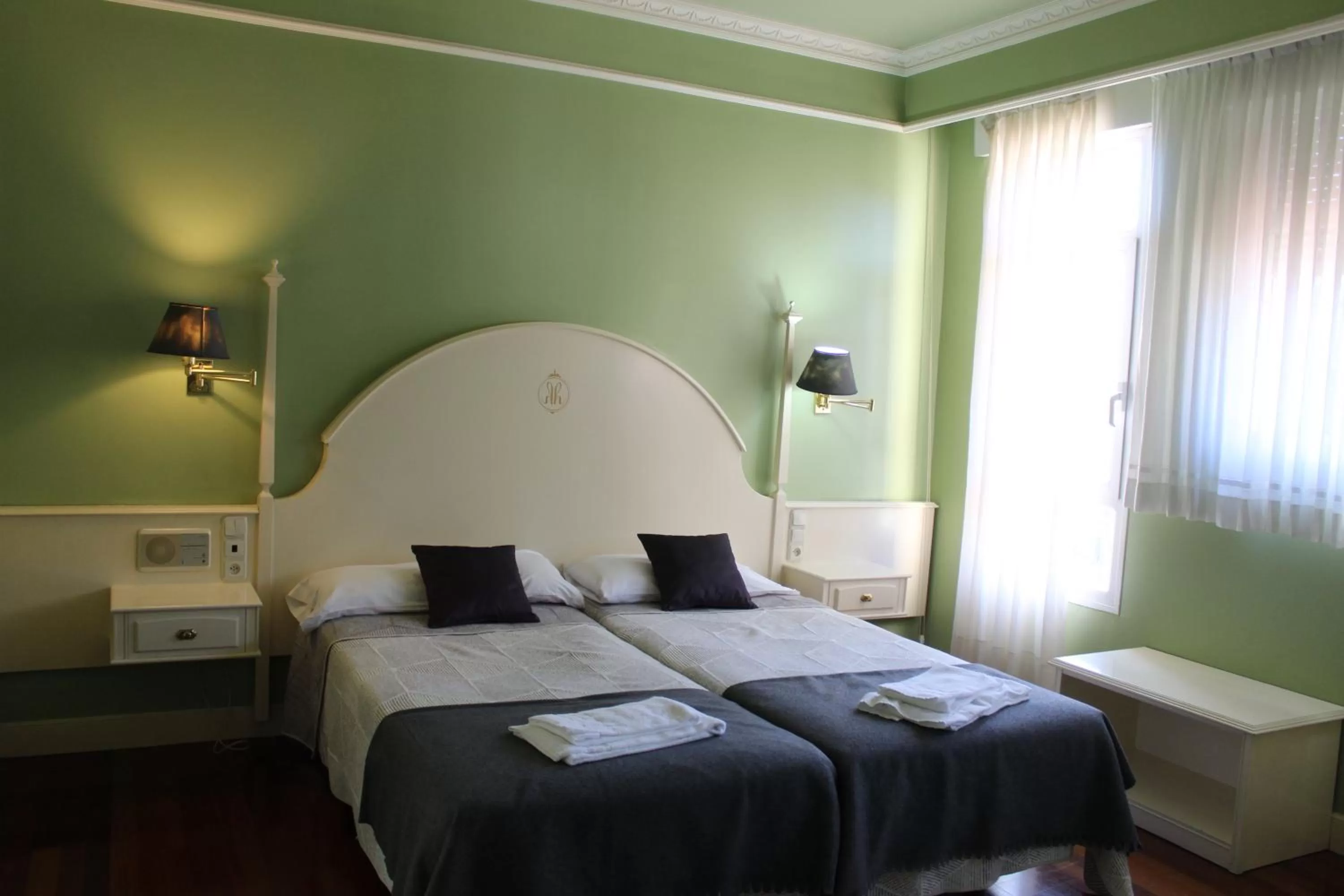 Bed in Hotel Harrison Etxea
