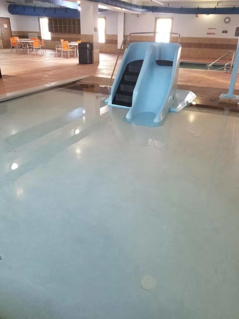 Swimming pool in Holiday Inn Express Hotel & Suites Sheldon by IHG