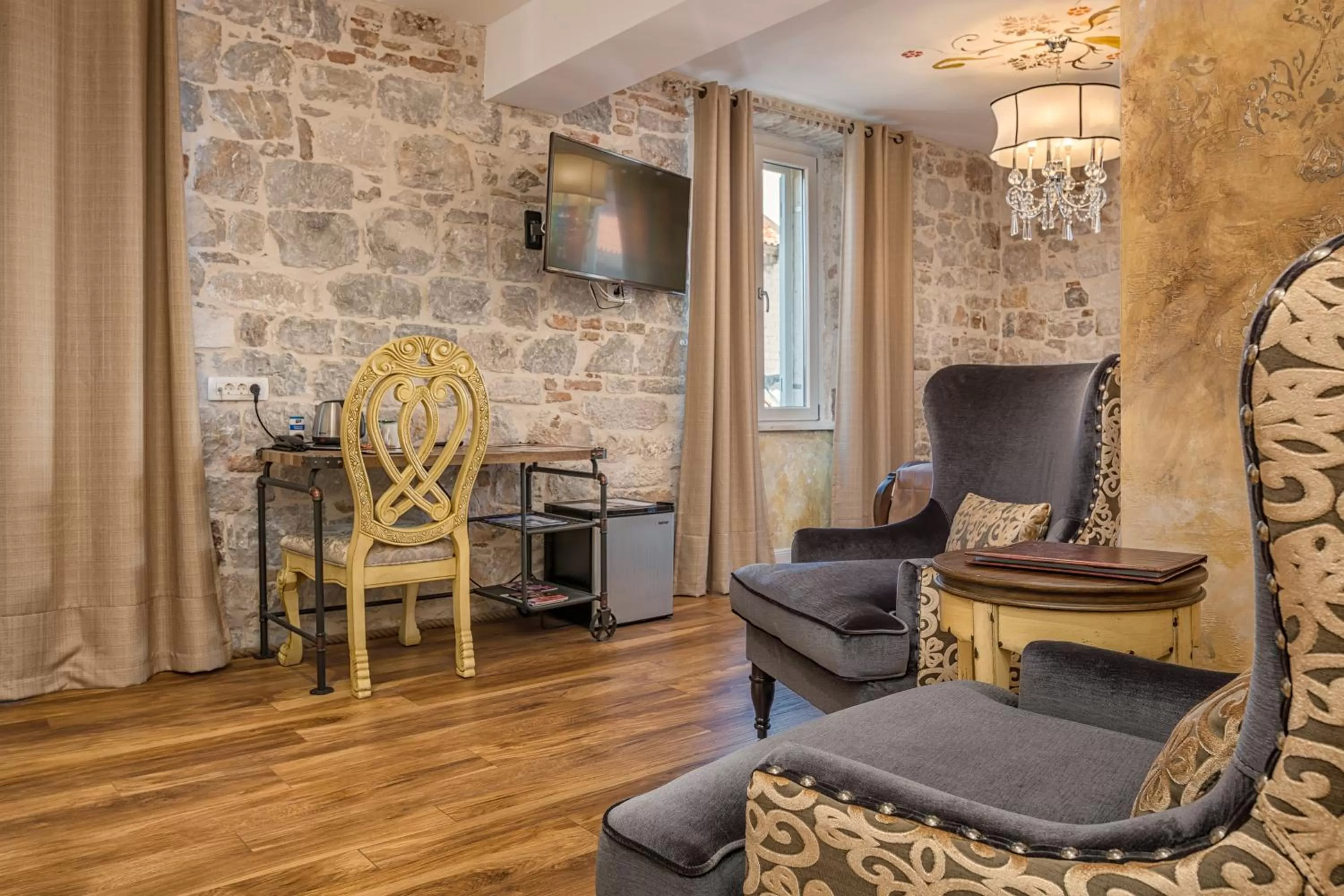 Bed in Plaza Marchi Old Town - MAG Quaint & Elegant Boutique Hotels