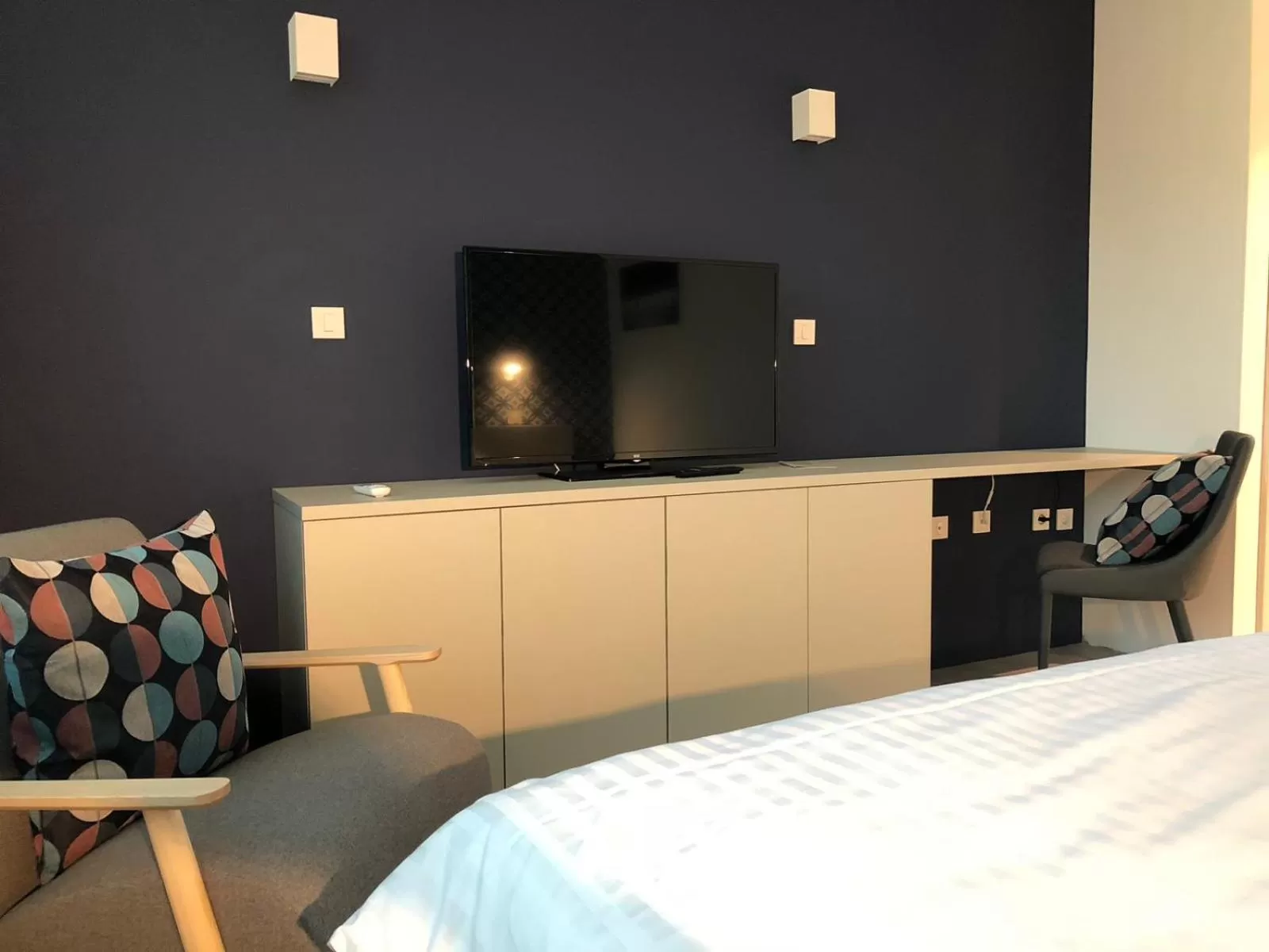 TV and multimedia, Bed in Hotel Cubis