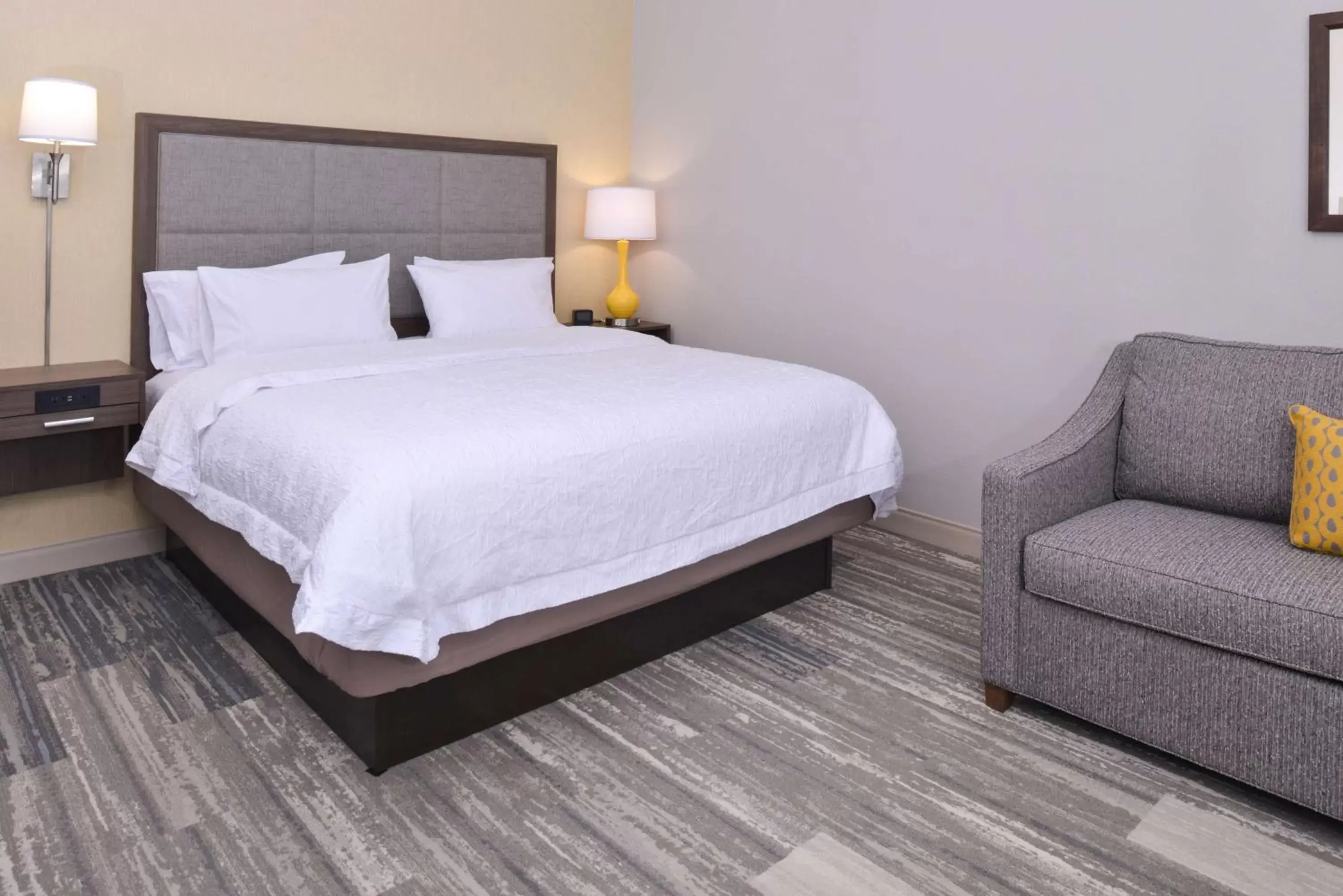 King Room - Mobility/Hearing Accessible with Sofa Bed in Hampton Inn & Suites Cincinnati-Mason, Ohio King Room - Mobility/Hearing Accessible with Sofa Bed in Hampton Inn & Suites Cincinnati-Mason, Ohio