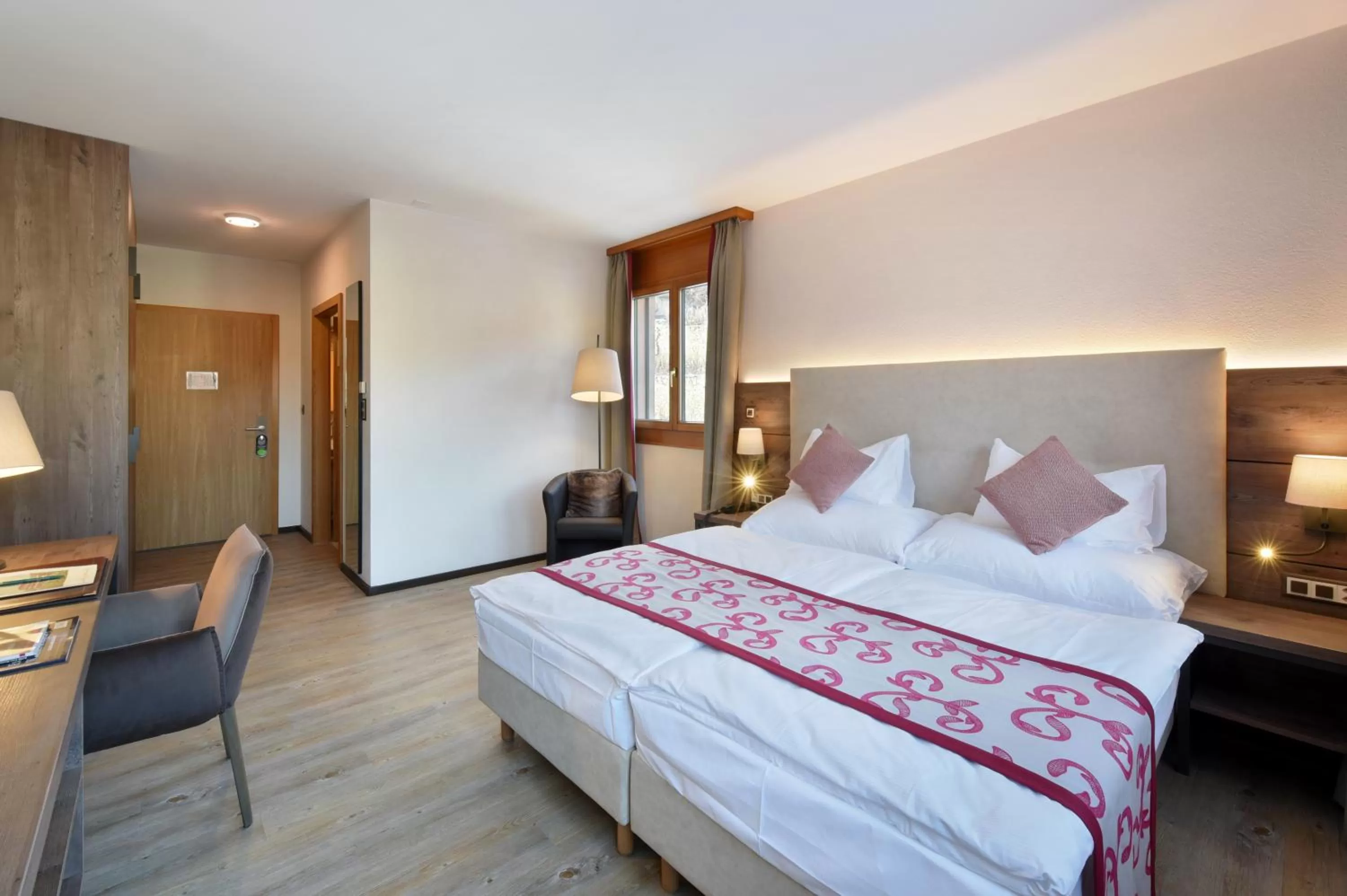 Photo of the whole room in Hôtel des Vignes