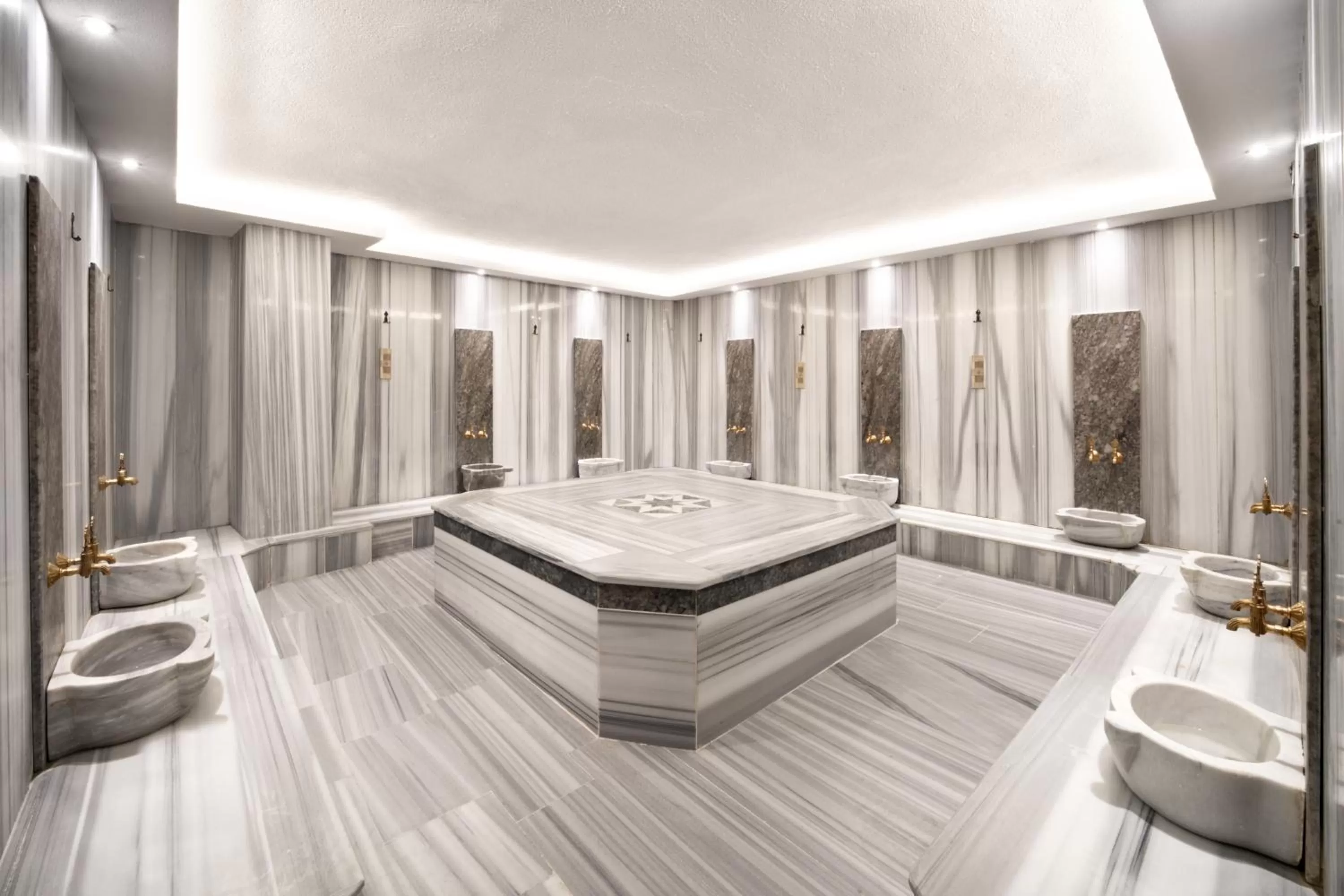 Public Bath in Pianoforte by Febor Hotels&Spa