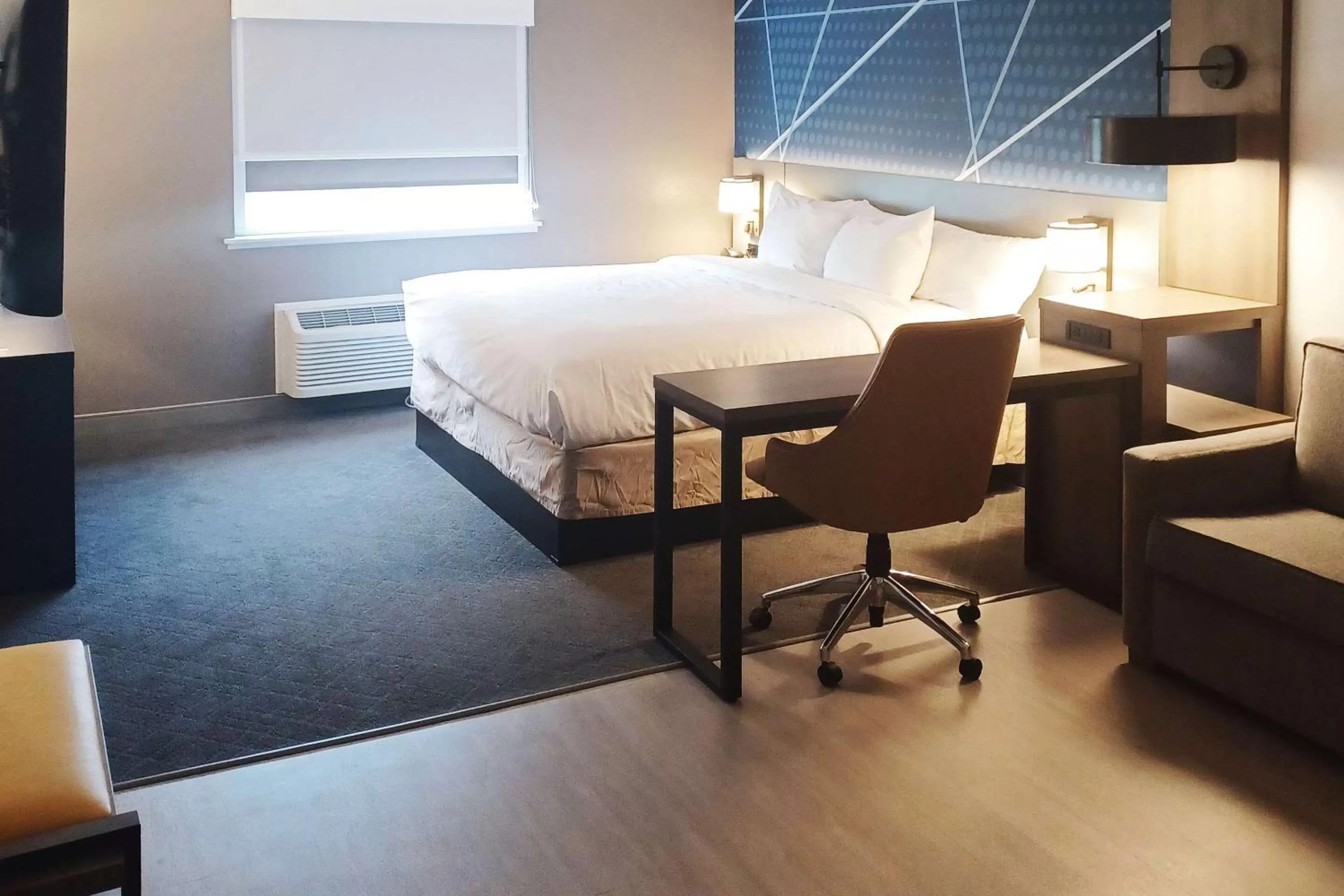 Bed in Comfort Inn Edinburgh - Columbus