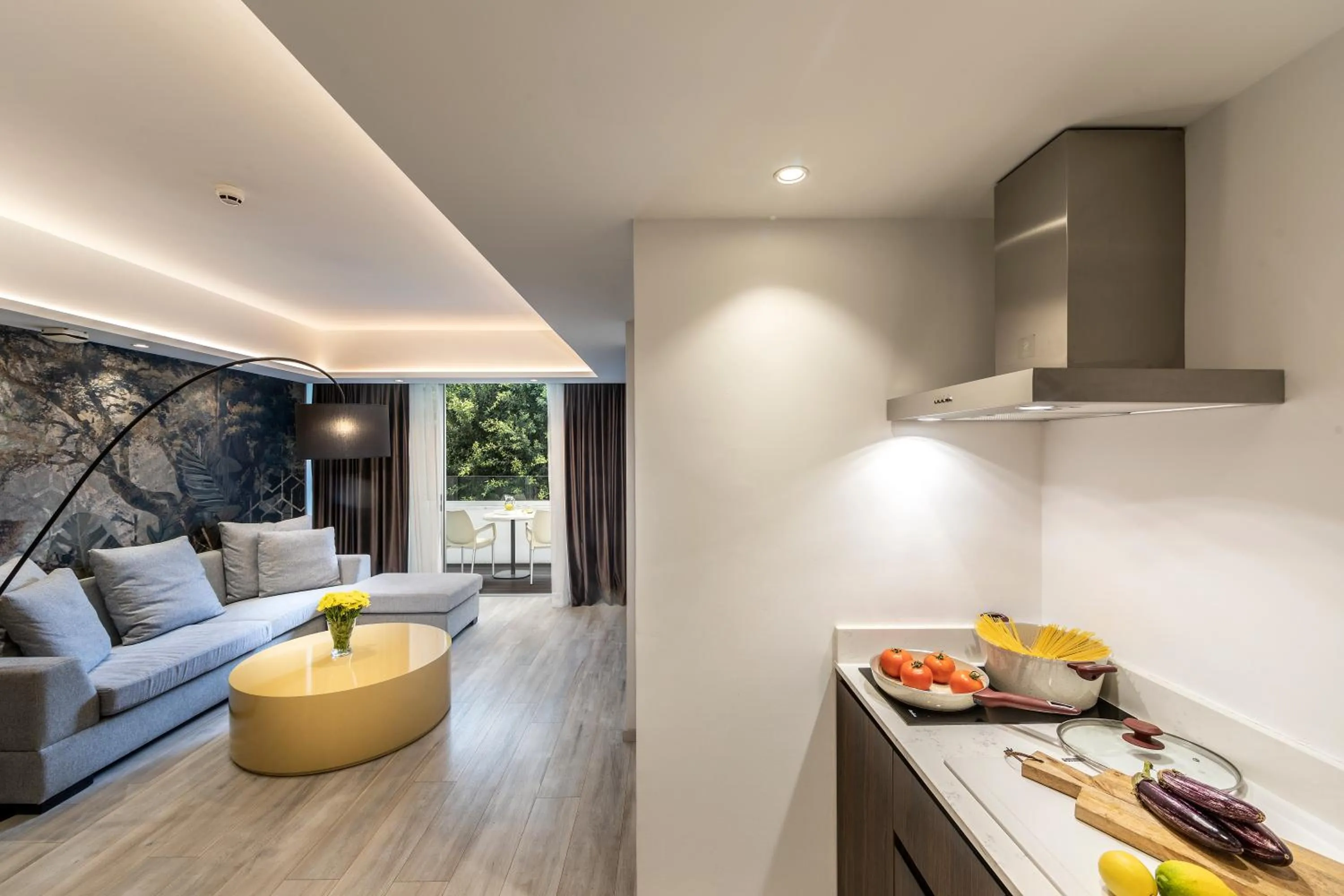 Kitchen or kitchenette in Almond Business Hotel