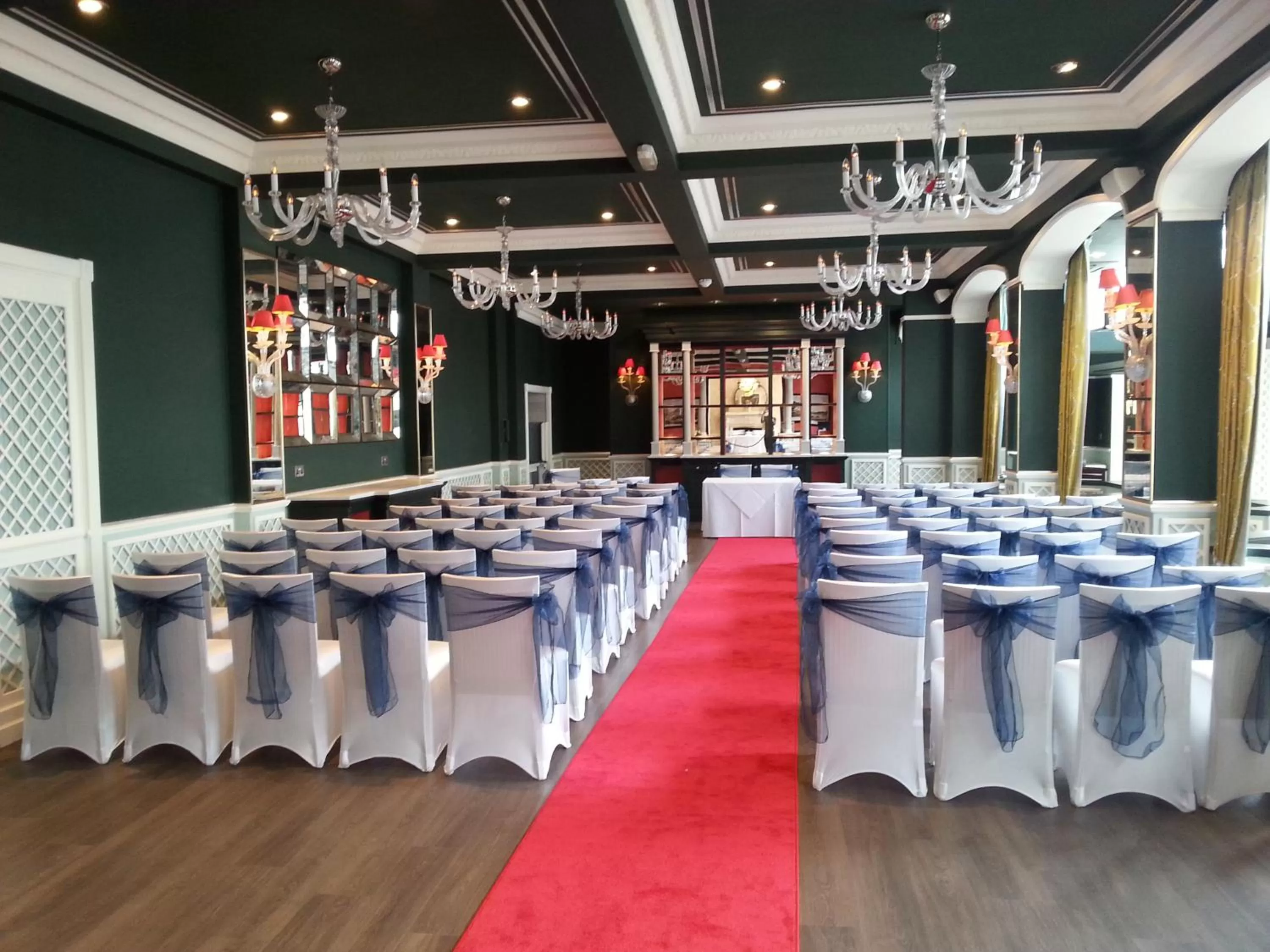 Banquet/Function facilities in Bromley Court Hotel London