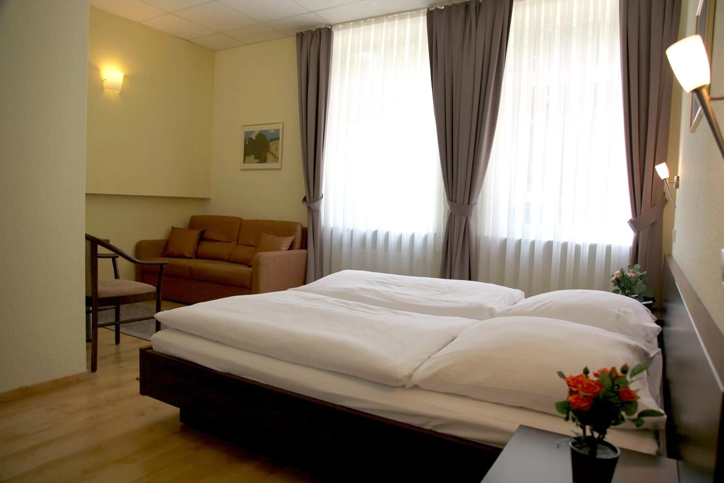 Photo of the whole room, Bed in Hotel am Charlottenplatz