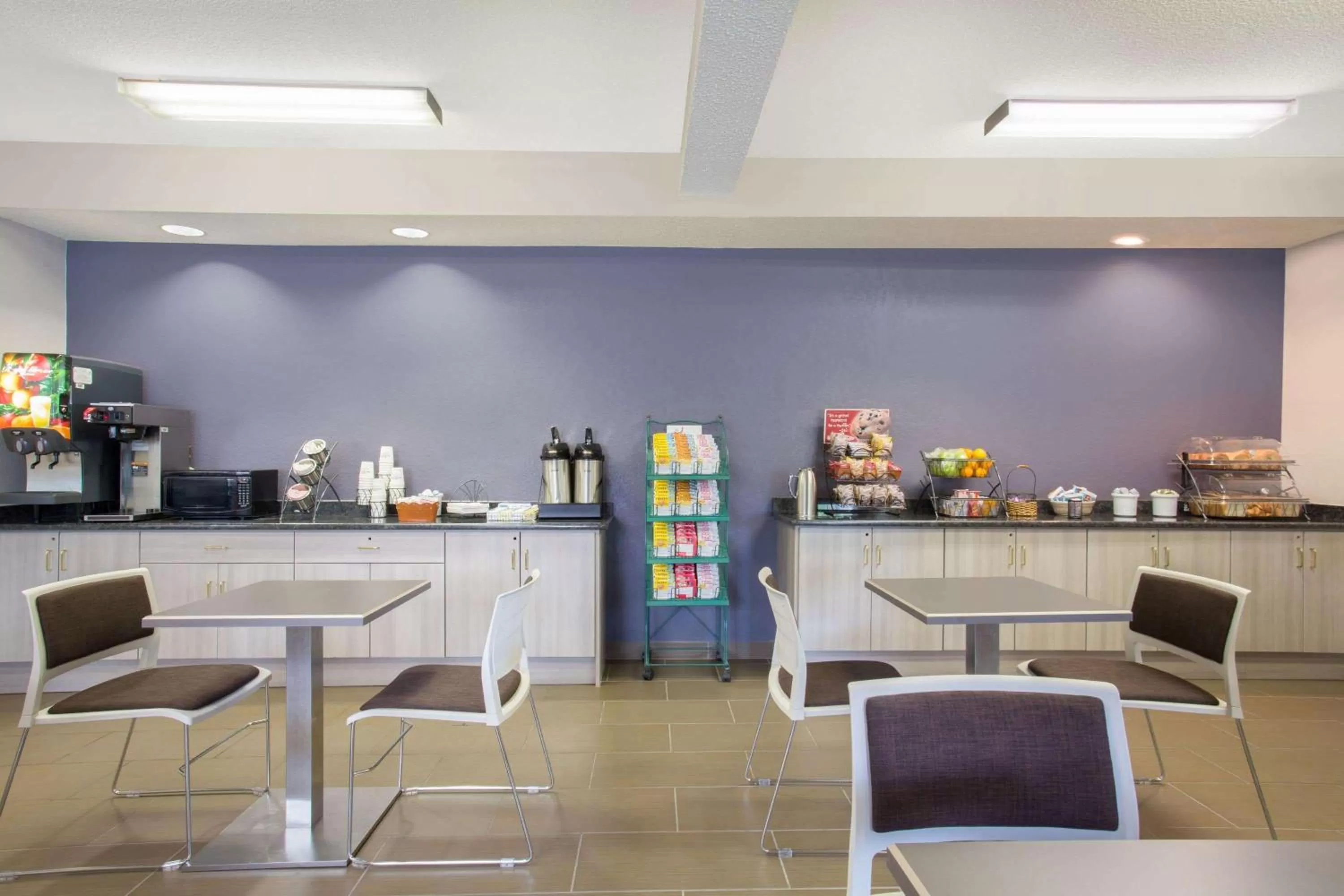 Restaurant/places to eat in Microtel Inn & Suites Leesburg