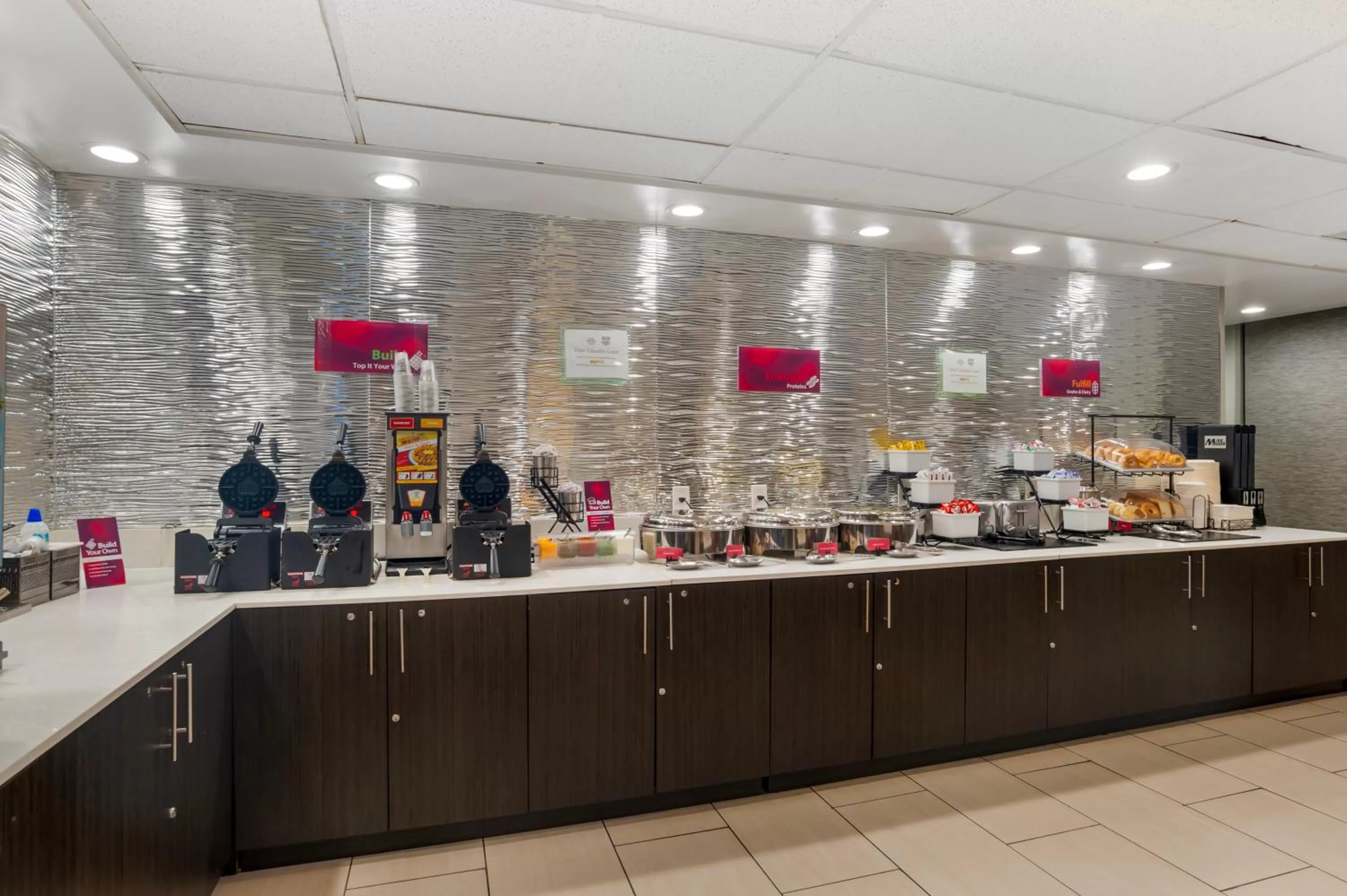 Food and drinks in Best Western Plus Commerce Hotel