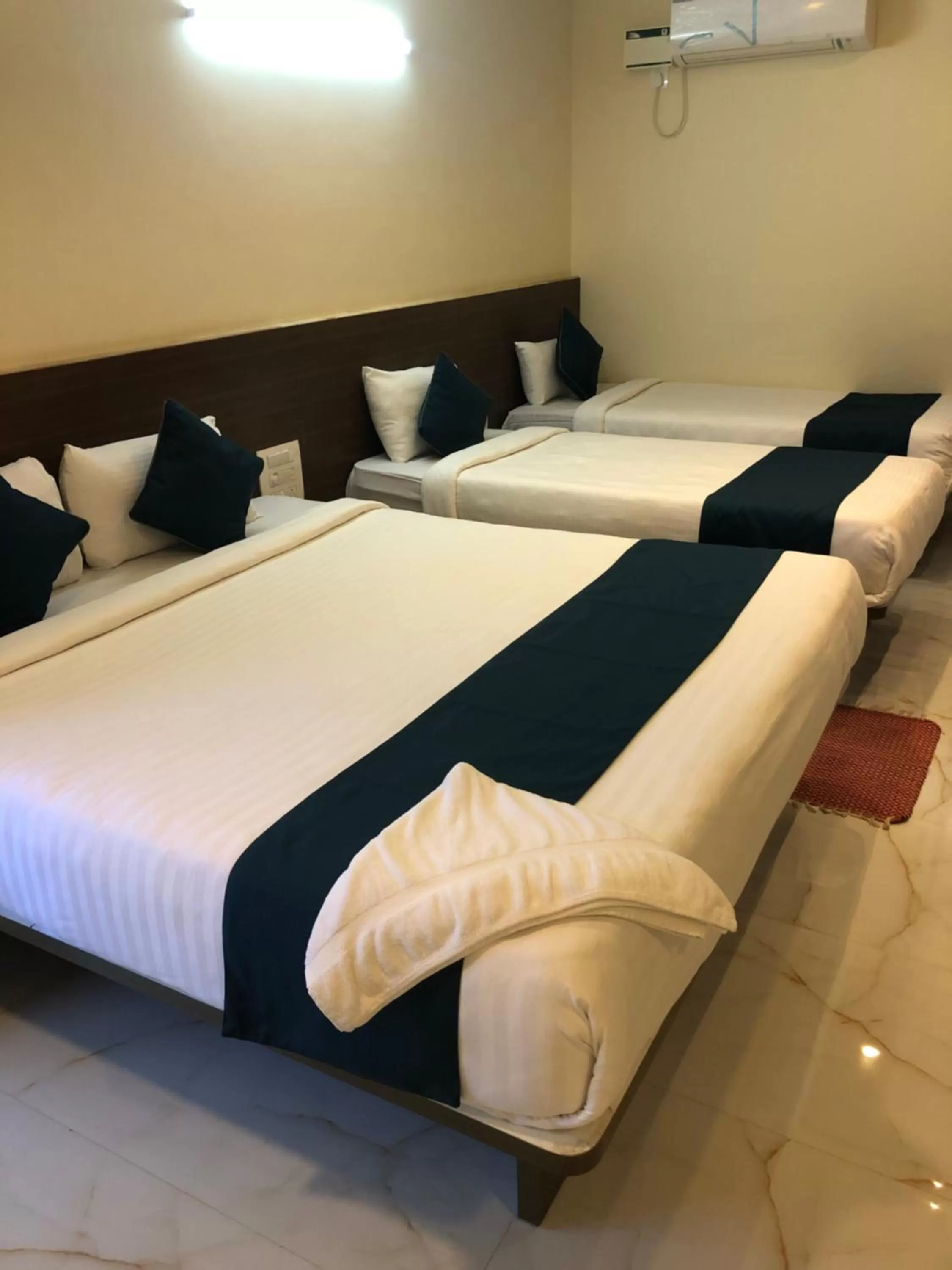 Bed in SV Dreamstay near Kempegowda International Airport