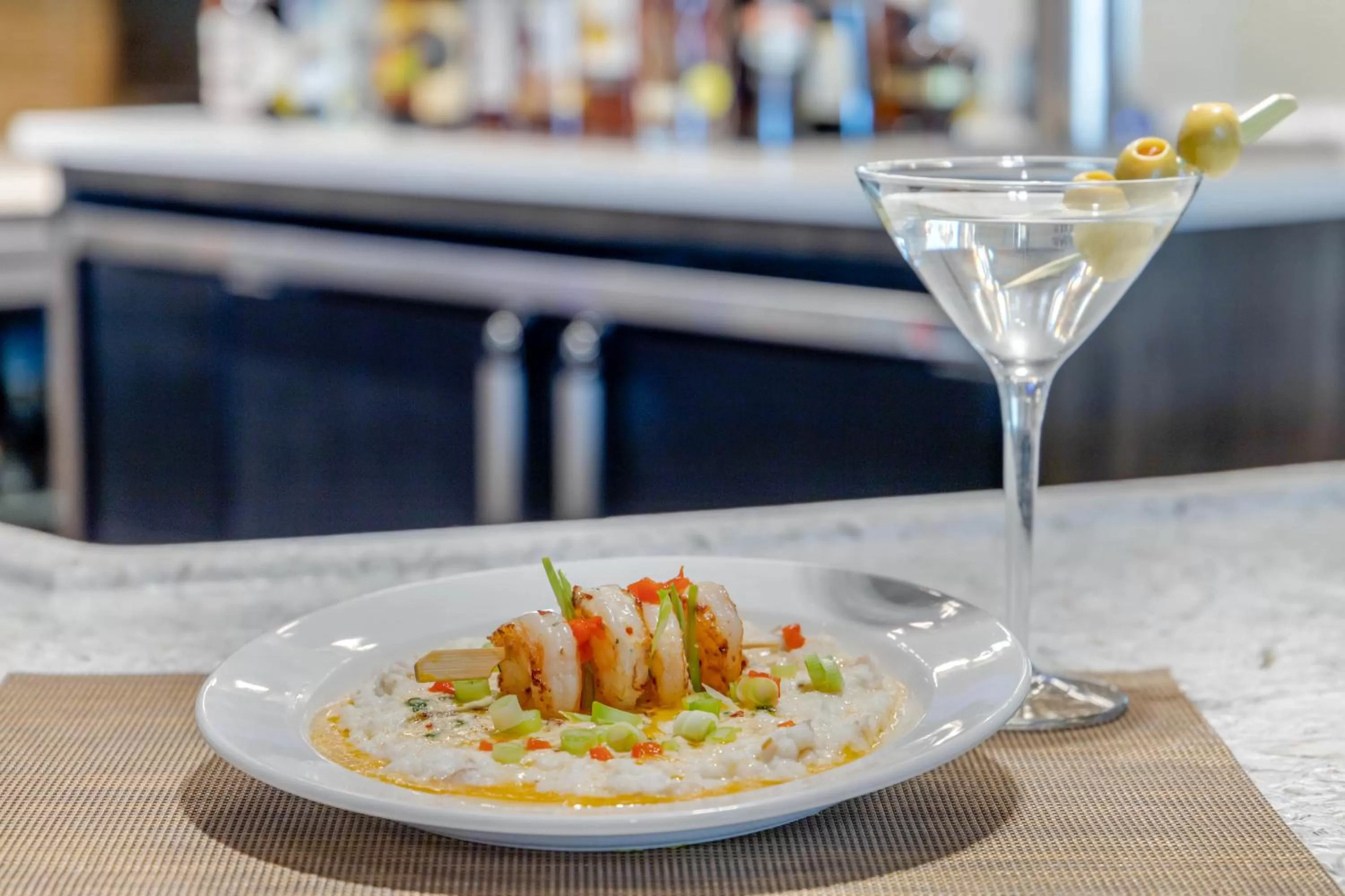 Food and drinks in DoubleTree by Hilton Charleston Riverview